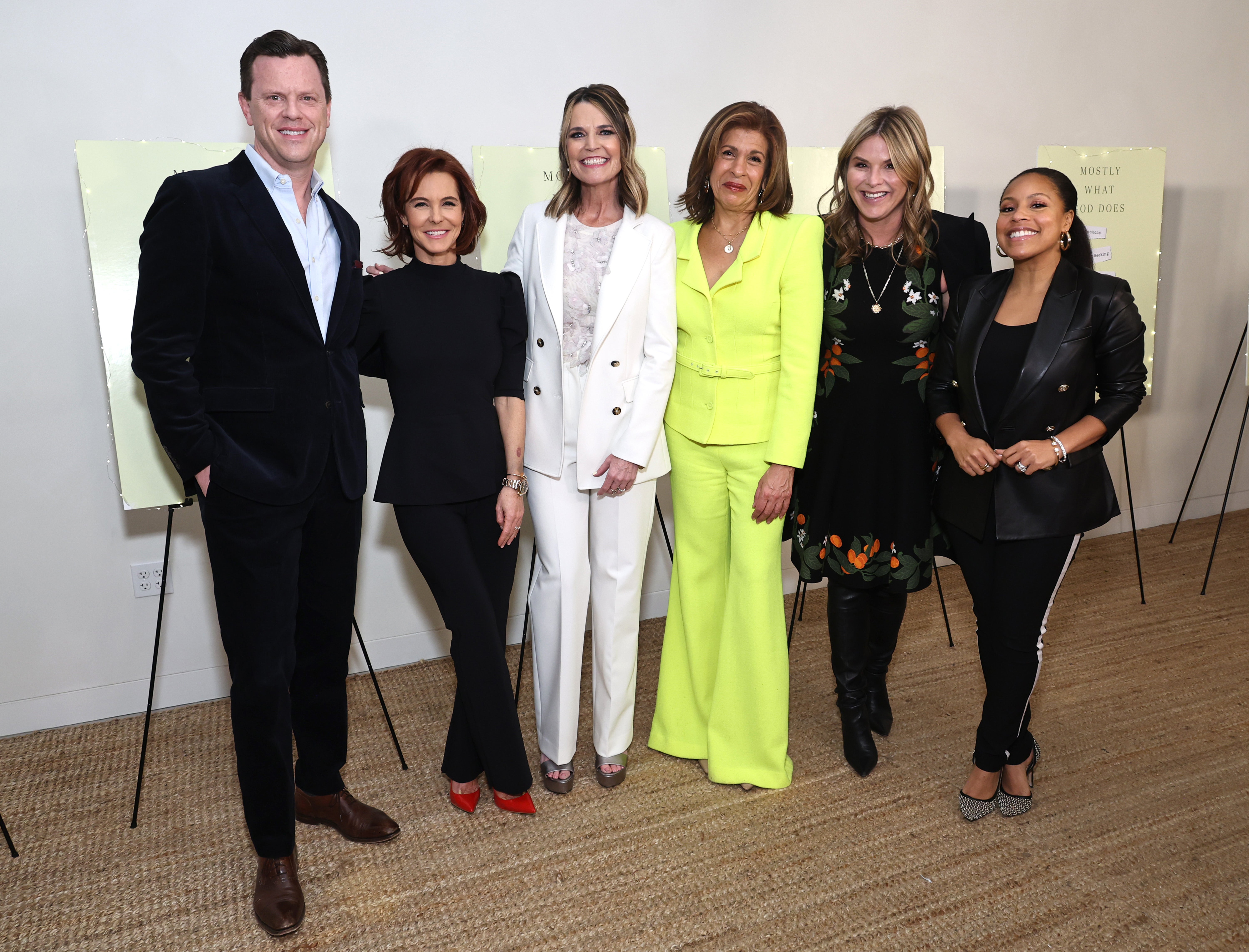 Willie Geist, Stephanie Ruhle, Savannah Guthrie, Hoda Kotb, Jenna Bush-Hager e Sheinelle Jones foram apresentadores do 'Today'