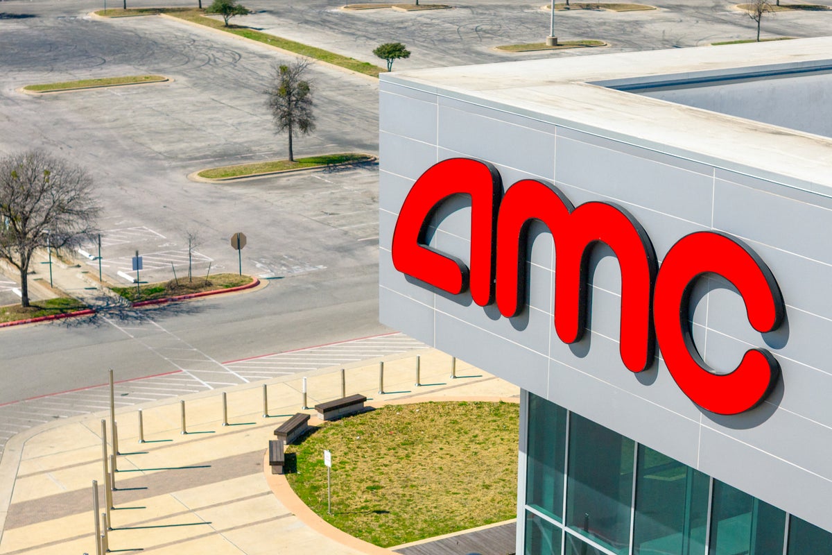 AMC Stubs A-list prices jump again as theatergoers consider other options