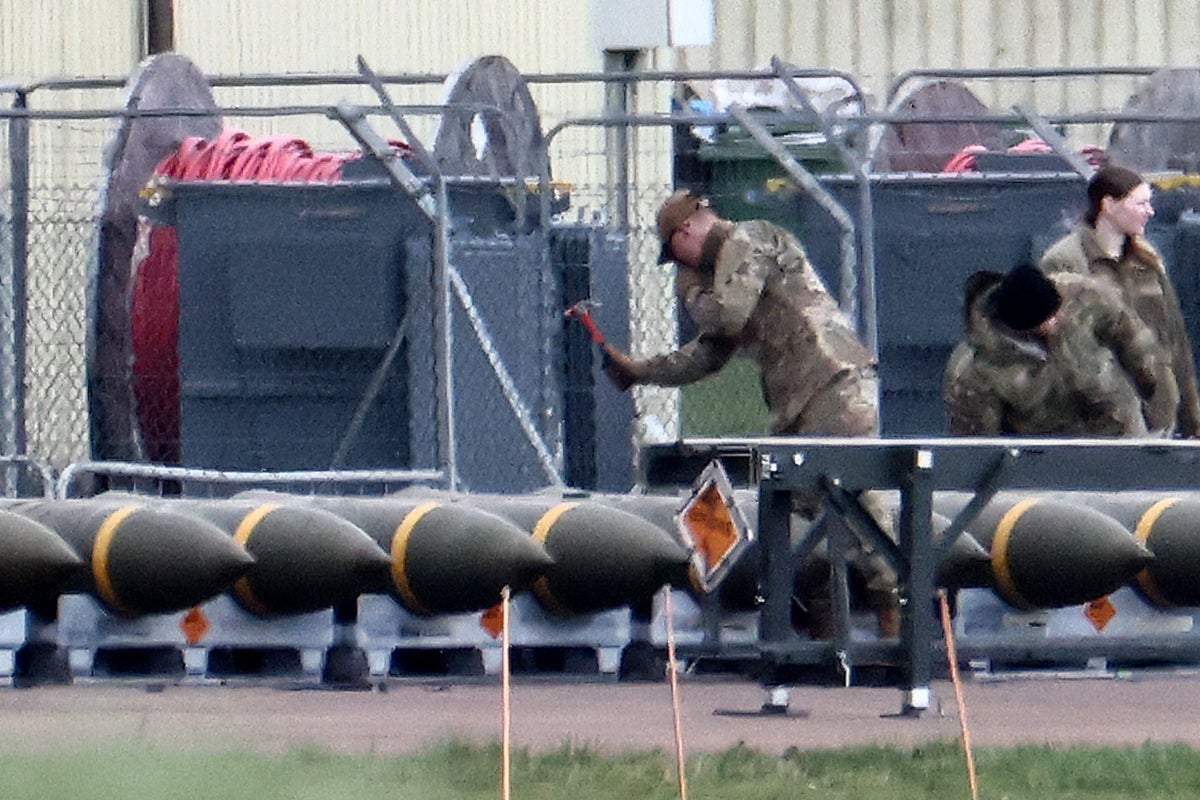 Pentagon approaches US automakers to help make weapons as wars deplete stocks, report claims