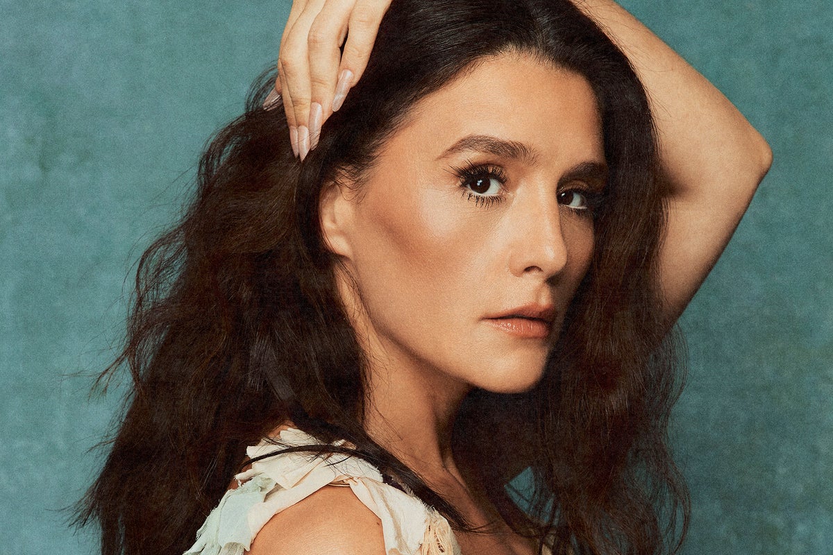 Jessie Ware, Superbloom review – Goodbye sadgirl soul; hello getting raunchy in a sauna Copy link Bookmark Go to comments Bookmark popover Removed from bookmarks The rich melodrama and swirling strings get turned up to an imperial 11 on Jessie Ware's ‘Superbloom' ( Jack Range )