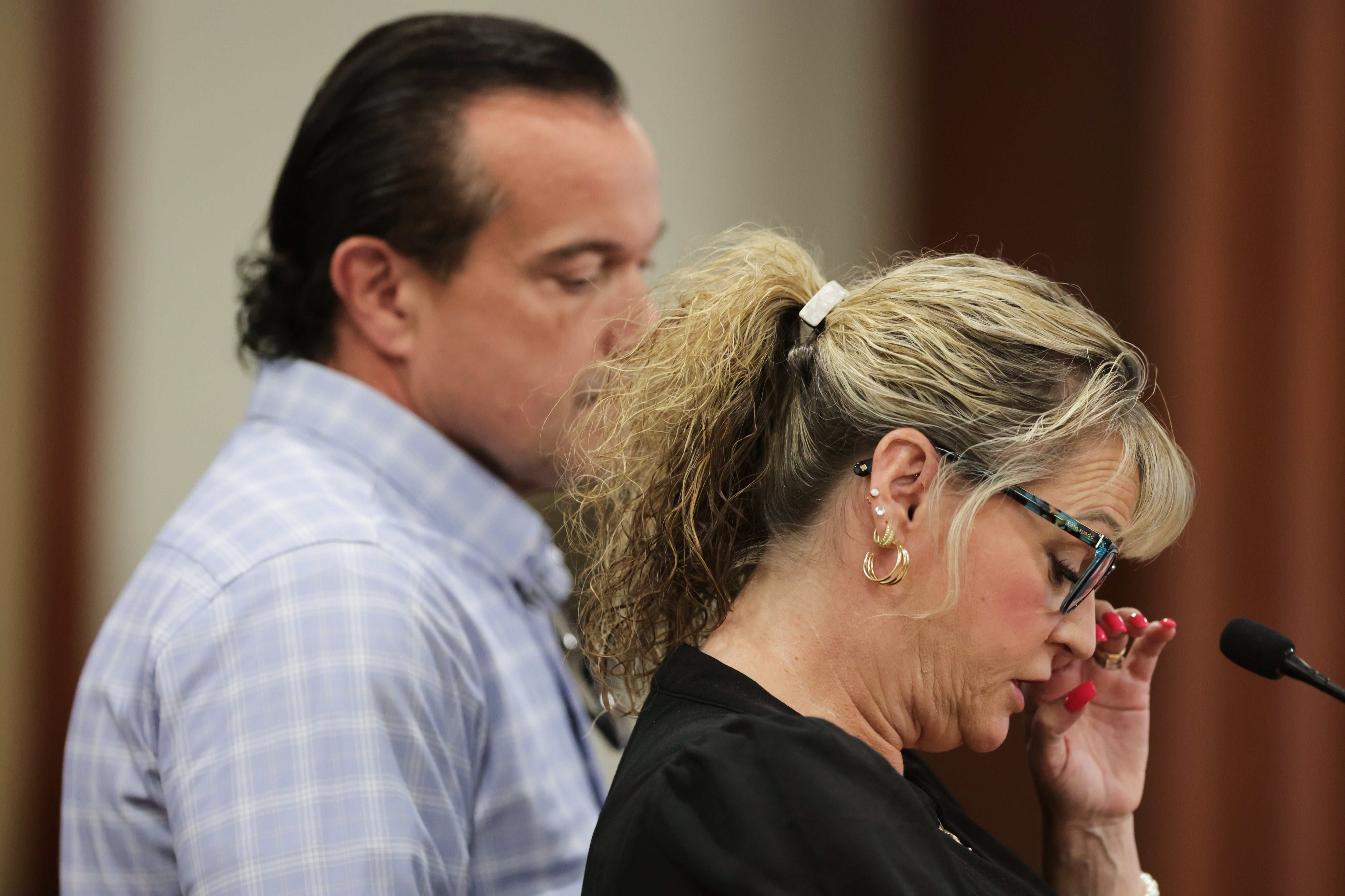 Parents of victim Kaylee Goncalves, Steve Goncalves consoles Kristi Goncalves as she speaks at Kohberger’s sentencing hearing on July 23, 2025