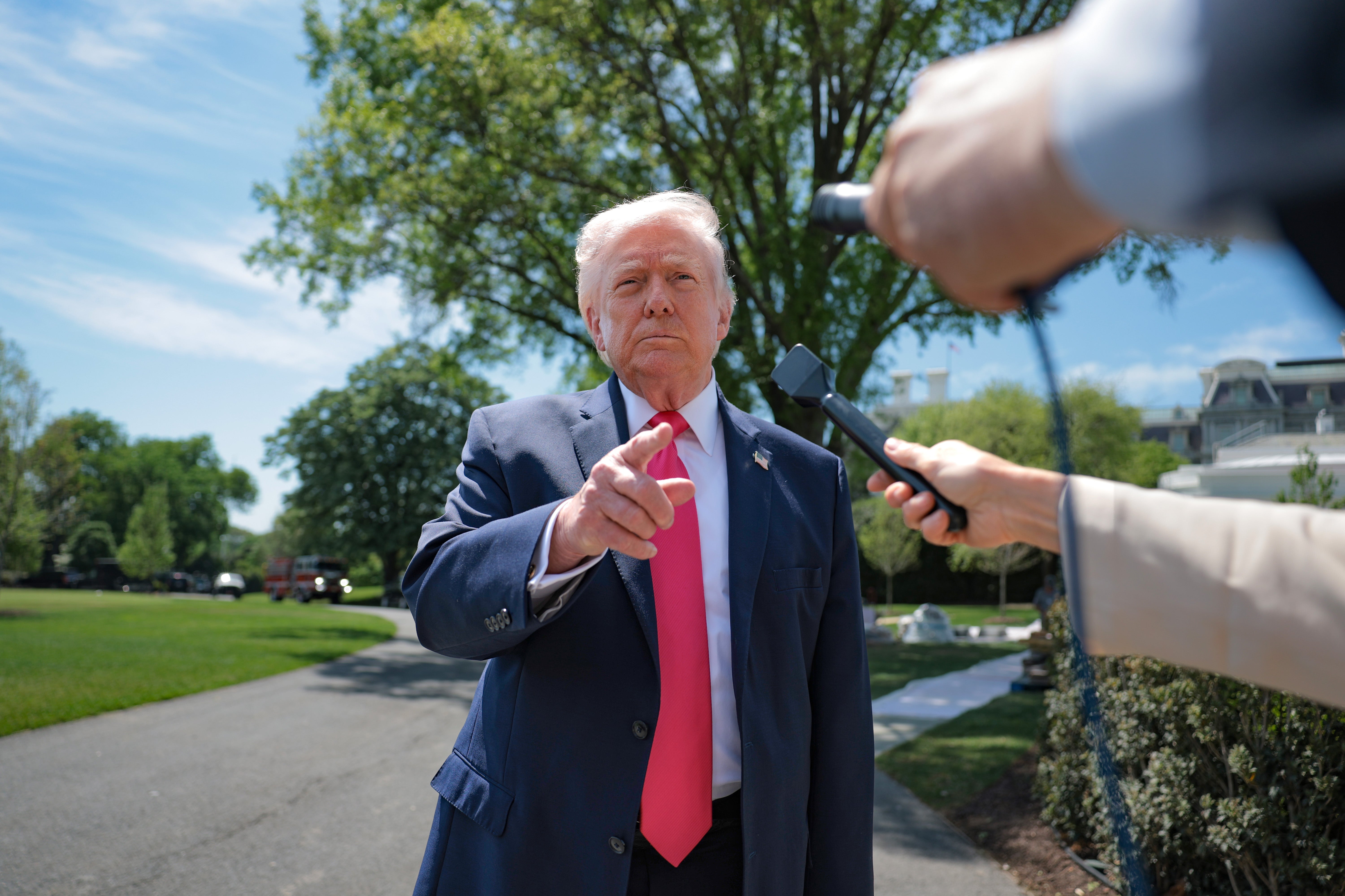 President Donald Trump claims Epstein’s ‘victims aliases whatever’ person ‘refused’ to attest nether oath contempt survivors many times urging national investigators to speak pinch them