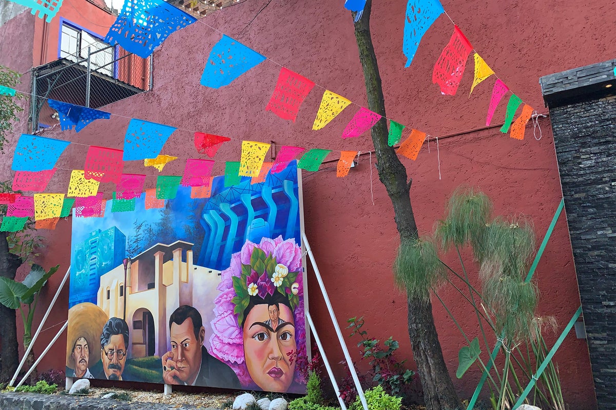 I took a Frida Kahlo-themed tour around Mexico City