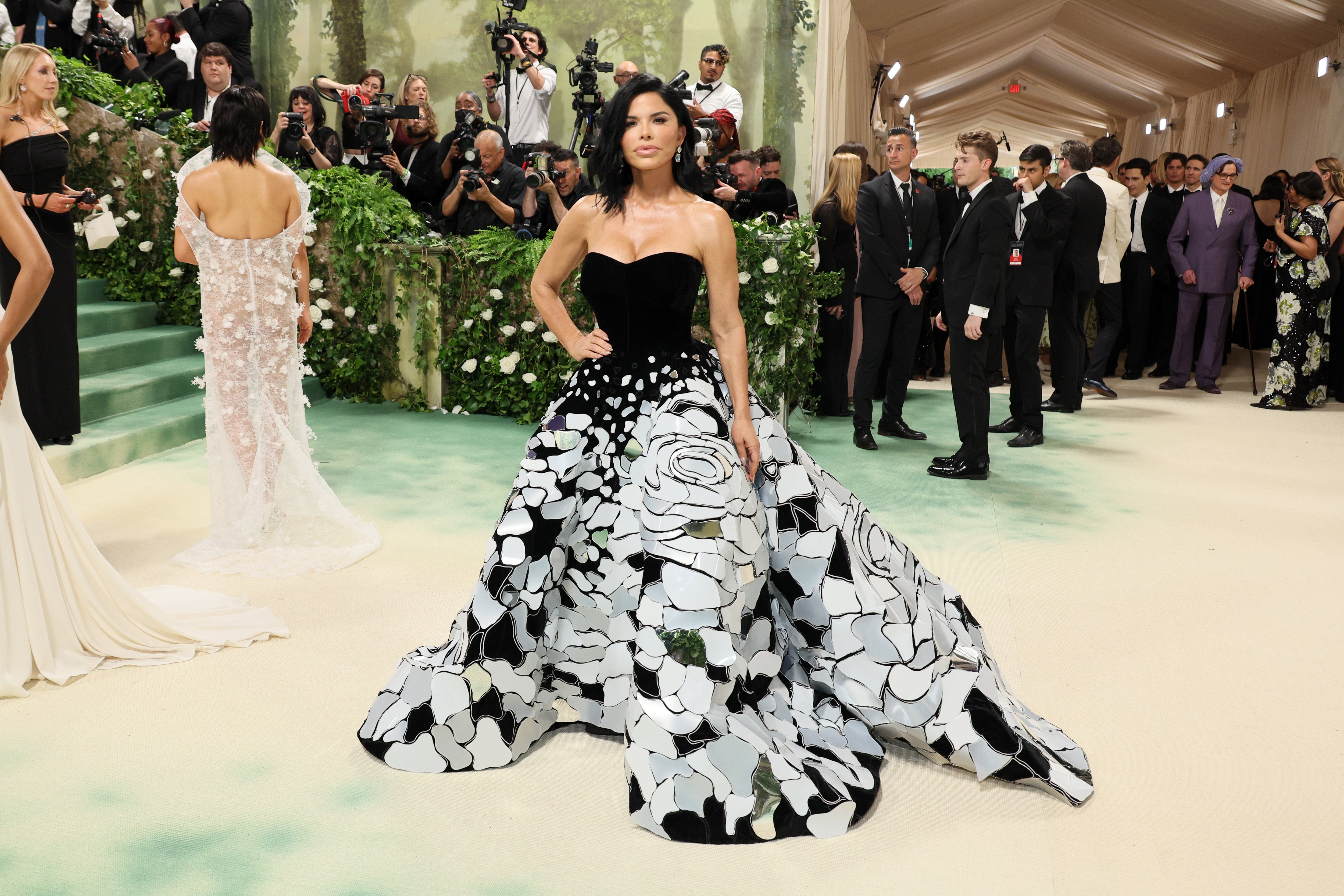 Jeff Bezos’s wife Lauren Sánchez Bezos on the red carpet at the Met Gala 2025