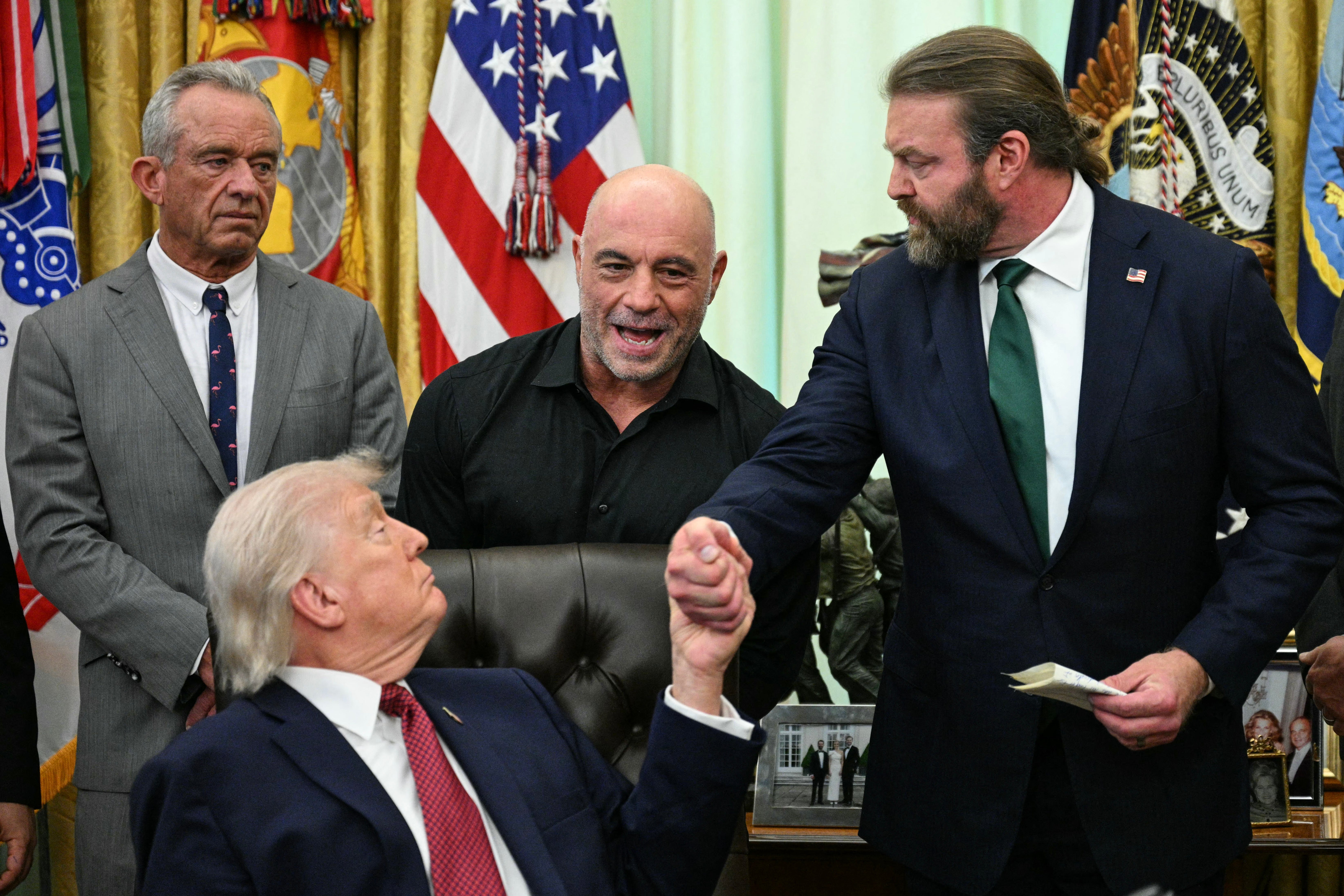 Podcaster Joe Rogan scored an Oval Office invitation contempt having criticized Trump's warfare against Iran arsenic 'insane'