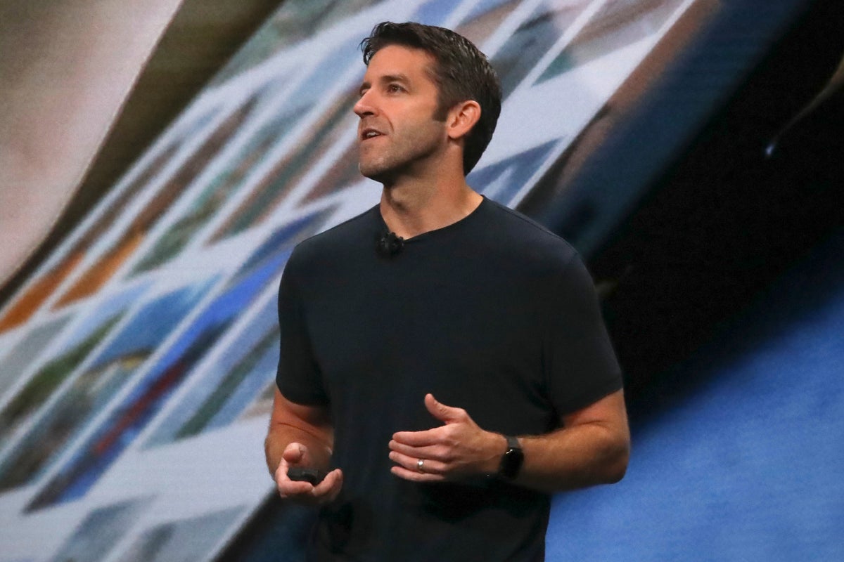 Apple’s new CEO is the safe choice. That might be the biggest risk of all