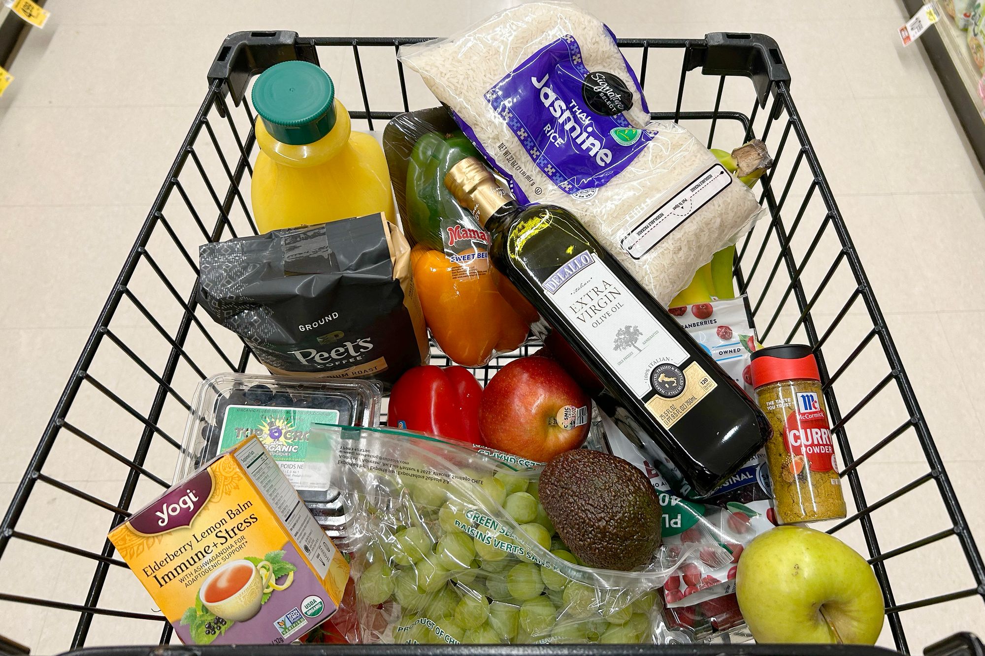 Secondhand shopping tin springiness immoderate alleviation to Americans struggling pinch nan costs of living, while making them consciousness bully astir their effect connected nan environment