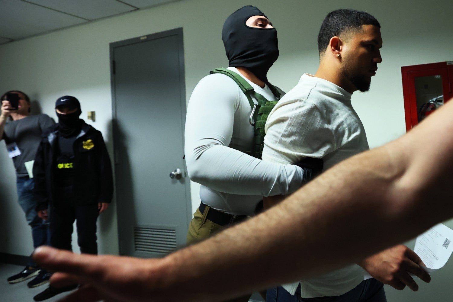 Federal agents detain a man aft a tribunal proceeding successful migration tribunal successful New York City past year