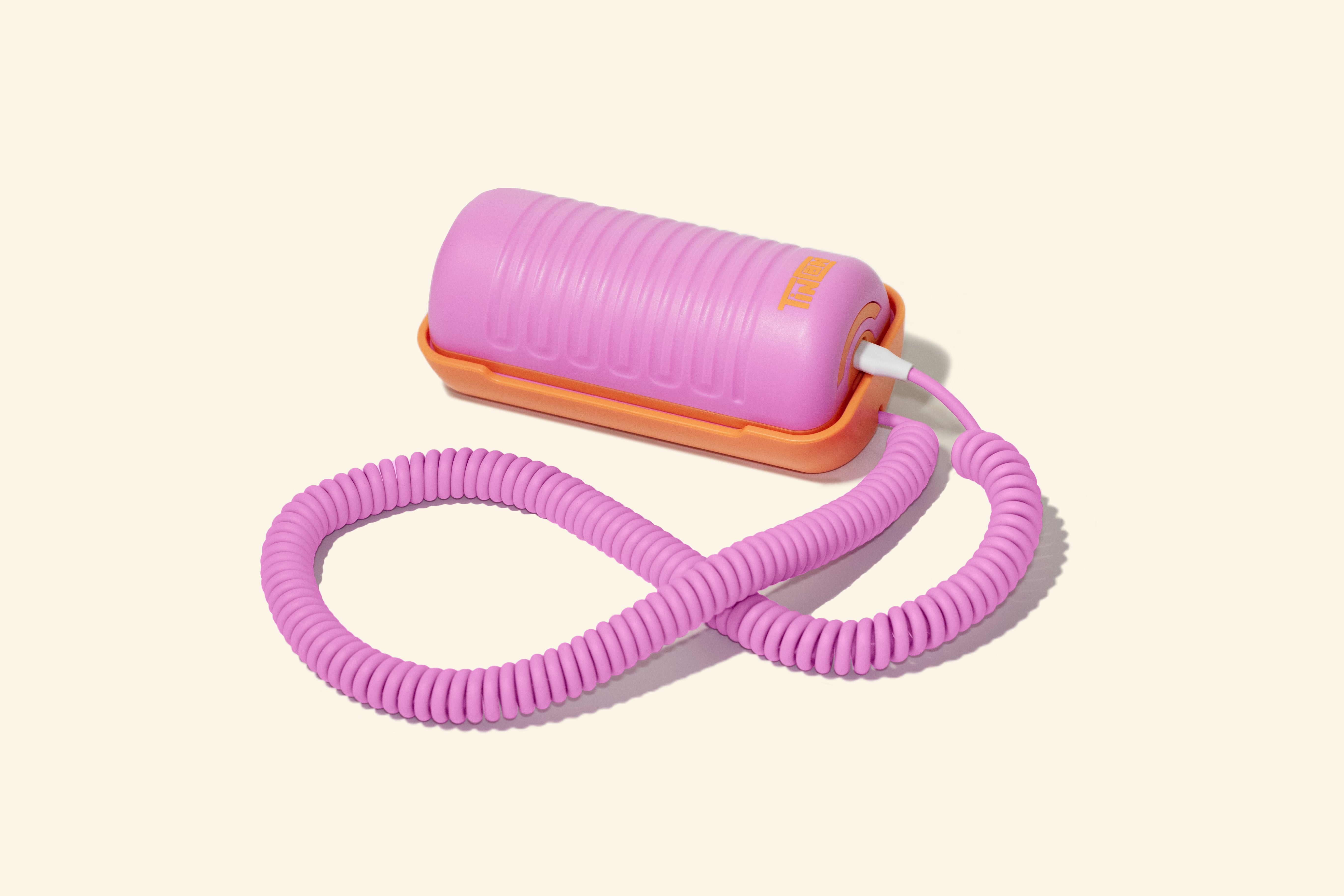 Gen Alpha has gone nuts for a inexpensive landline-inspired instrumentality that connects them pinch their friends