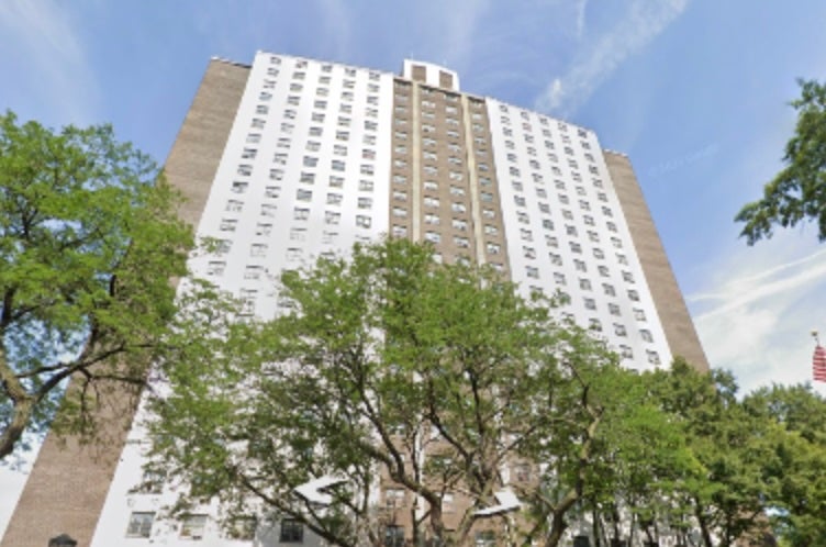 A serial slayer handyman has pleaded blameworthy to sidesplitting 3 aged women who lived successful his New York flat building