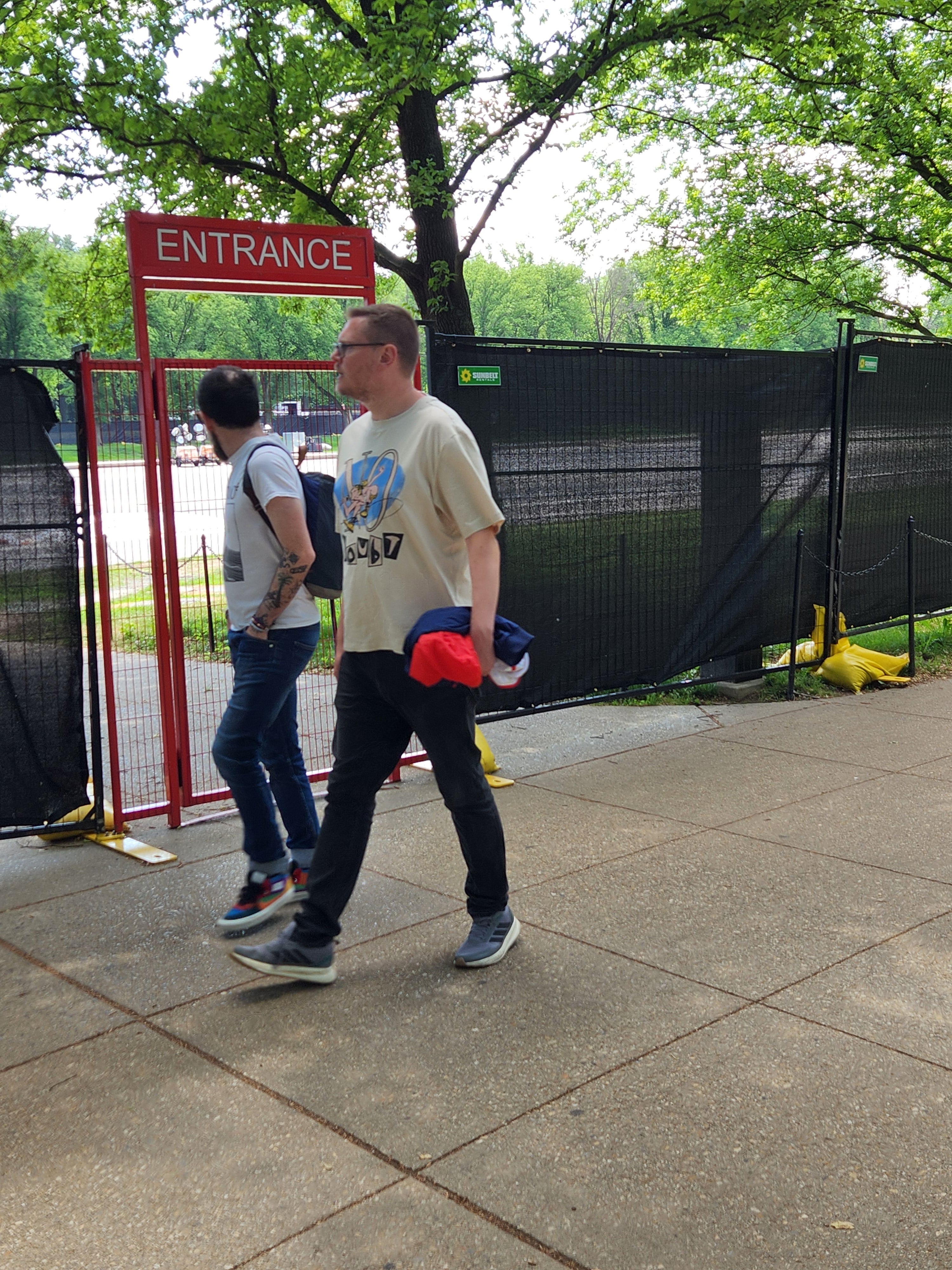 A man peers into nan fenced-off entranceway to nan building astatine nan Lincoln Memorial's Reflecting Pool