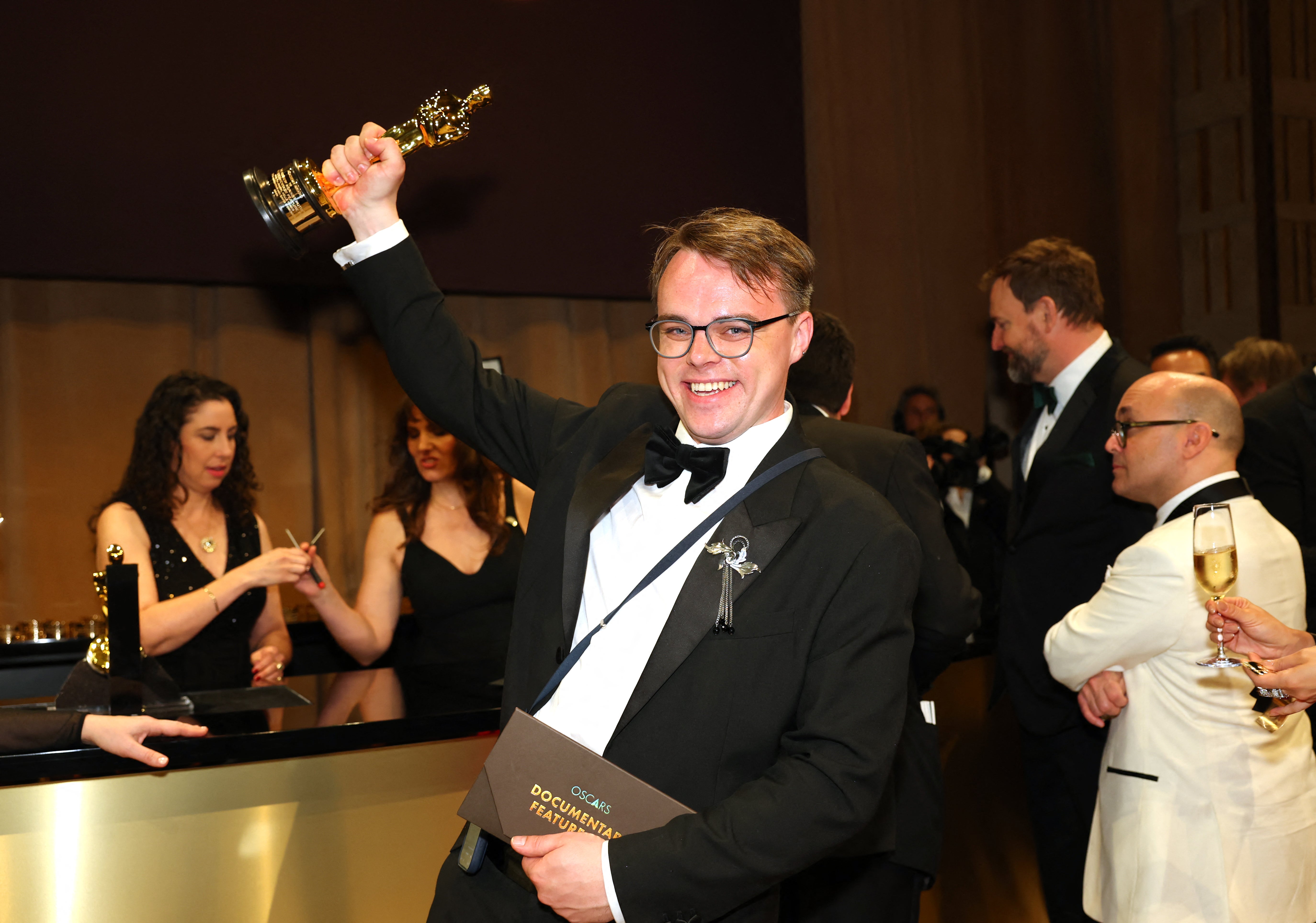 'This wouldn't happen to DiCaprio': Oscar winner's statuette goes missing on flight