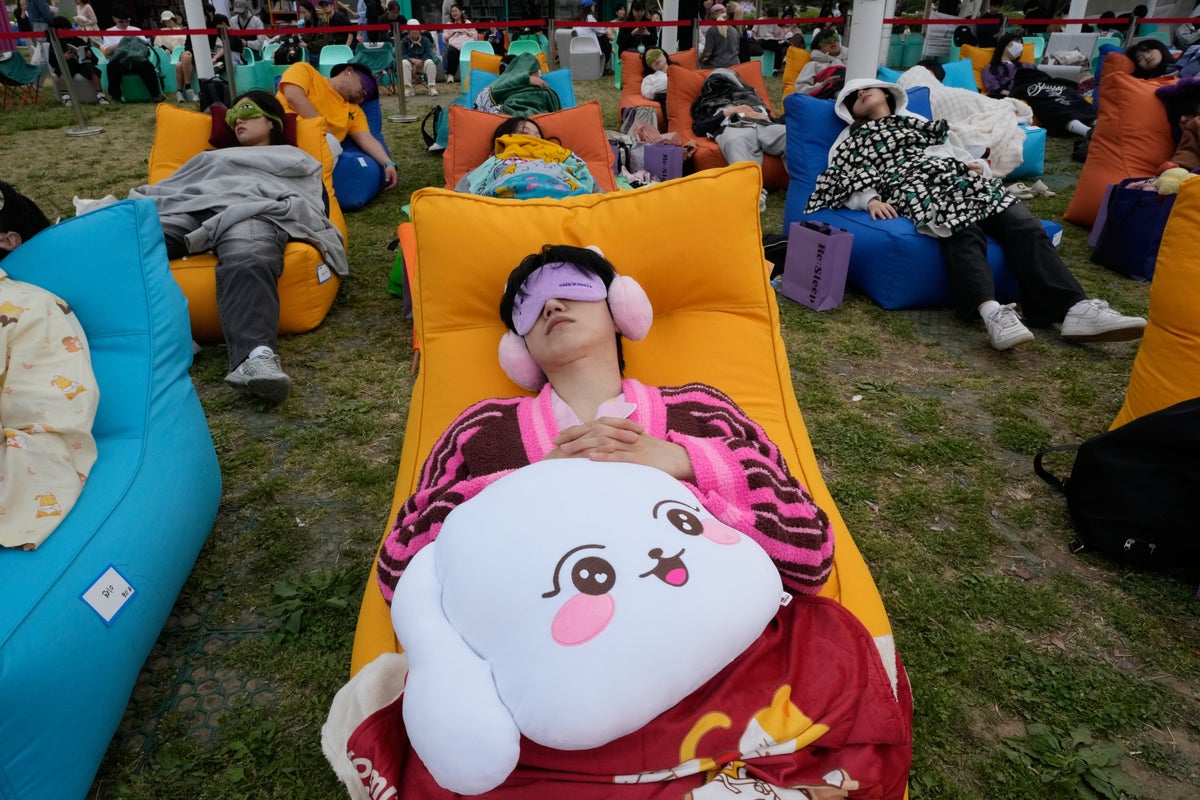 Hundreds turn out for ‘power nap contest’ in sleep-deprived Seoul