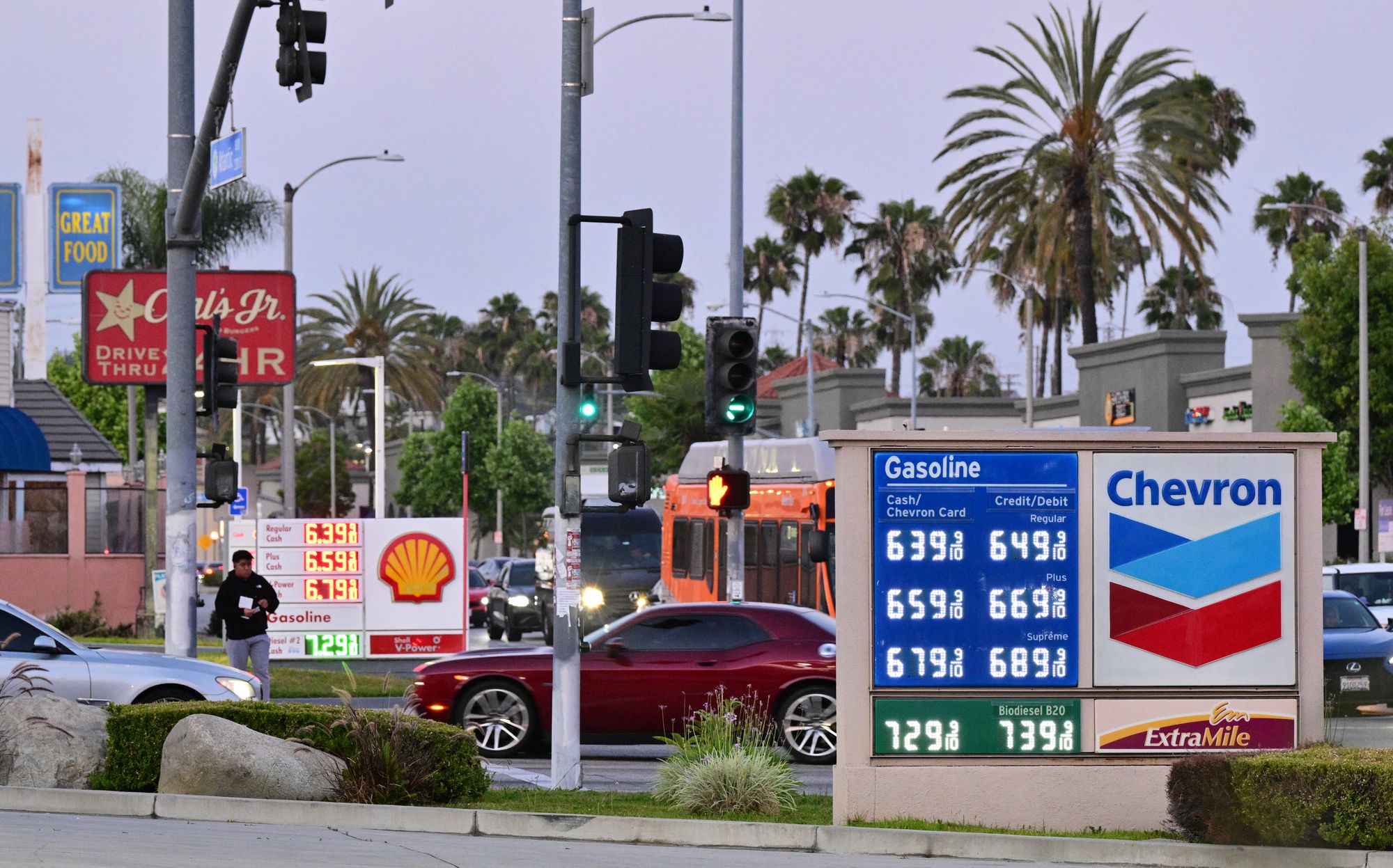Chevron’s CEO said connected Sunday that pitchy substance prices will proceed to emergence and it’s ‘very difficult to say’ whether gasoline prices will travel down soon