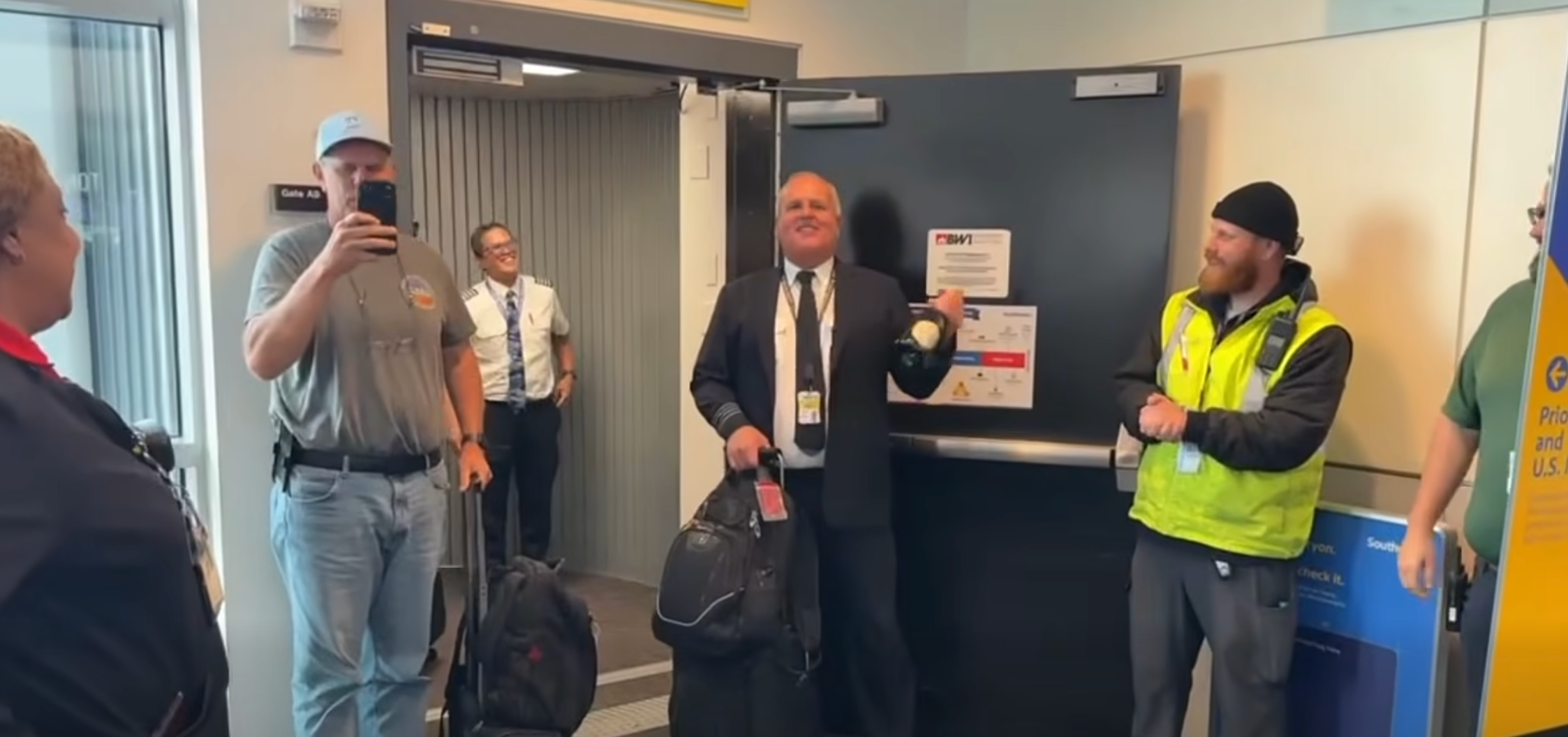 Spirit Pilot ‘overwhelmed’ By Rival Airline’s Gesture After His Final Flight Before Retirement Is Canceled
