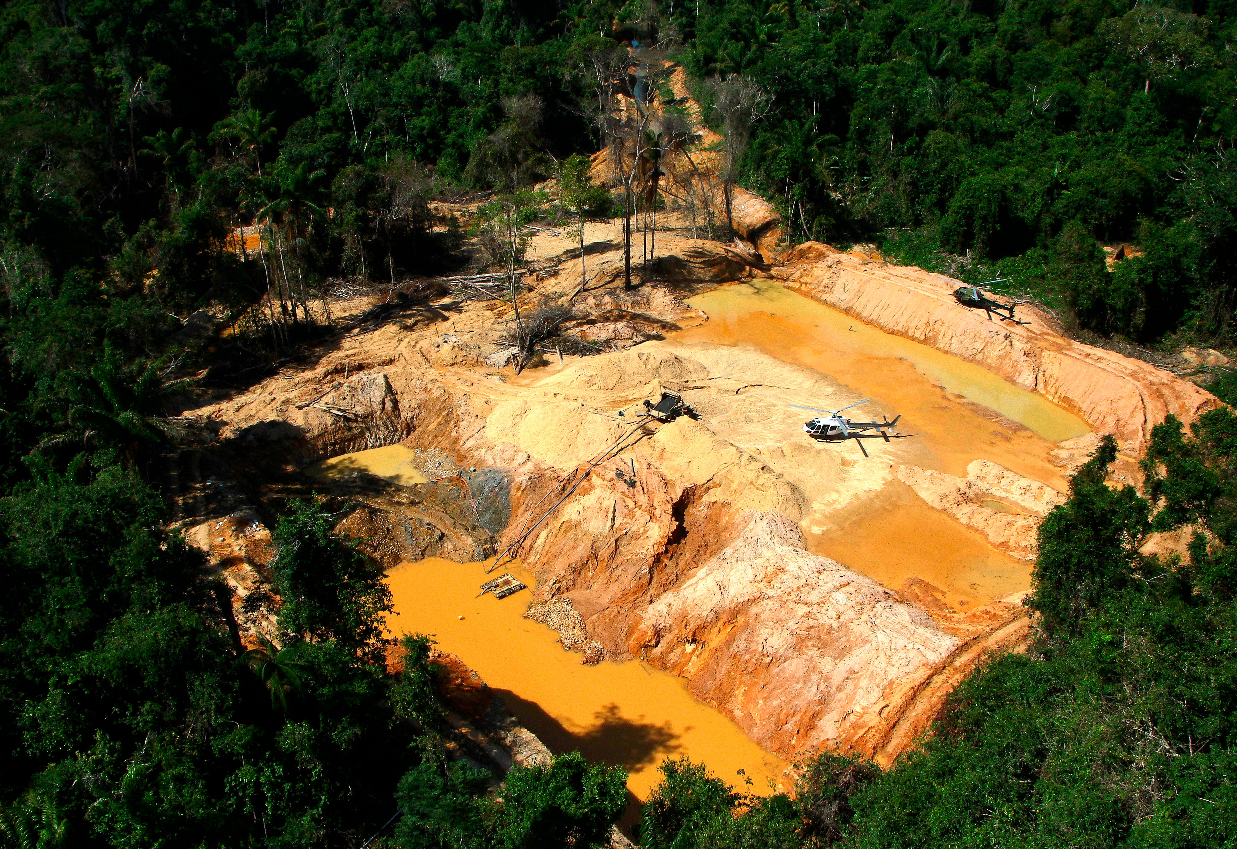A study released Tuesday by nan nongovernmental statement Amazon Conservation, successful business pinch Brazilian nonprofit Instituto Socioambiental, recovered forbidden mining sites drove clear-cutting wrong 3 conservation areas successful nan Xingu region, 1 of nan world’s largest expanses of protected forest, spanning nan states of Para and Mato Grosso