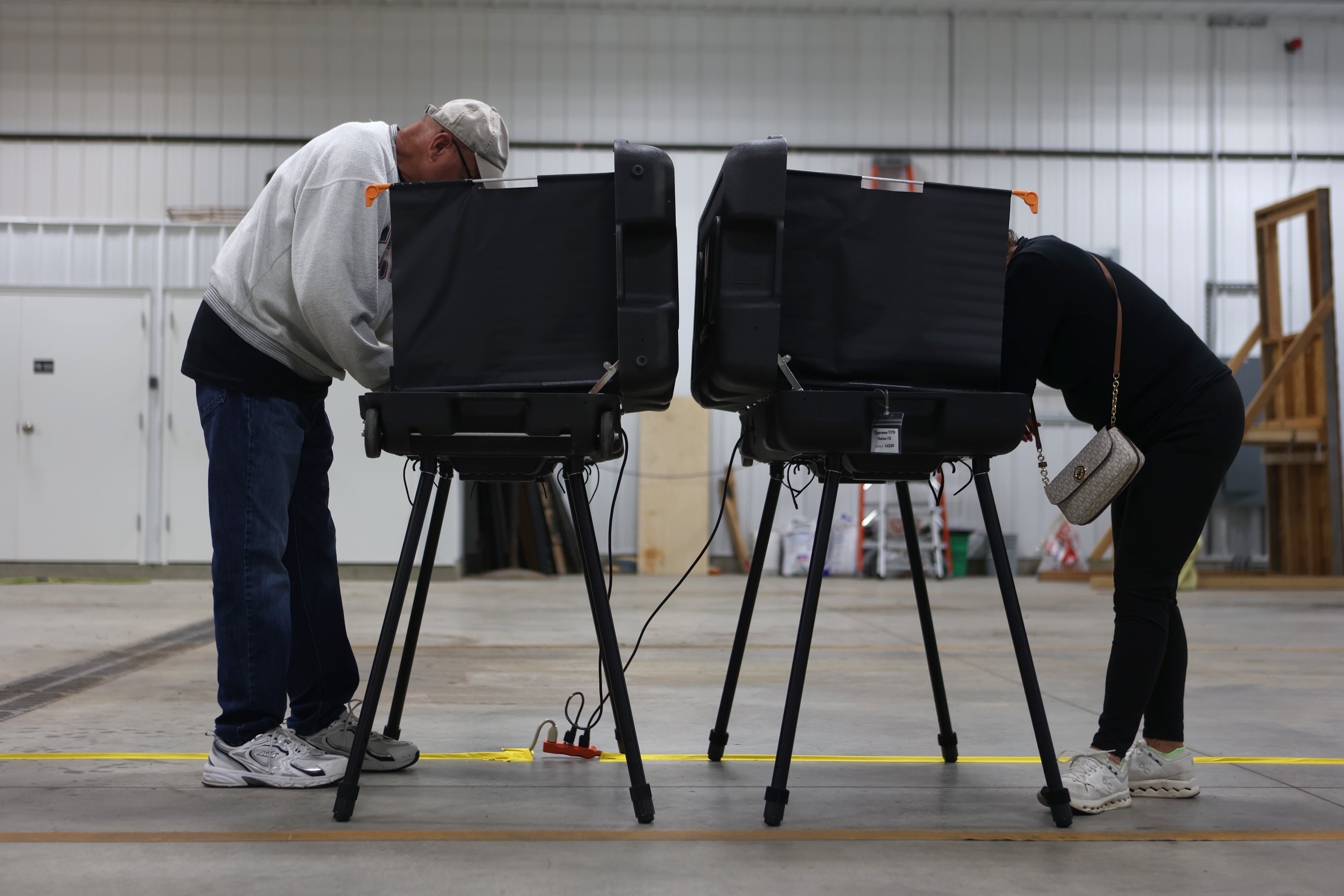 Indiana Republicans formed their ballots connected Tuesday arsenic nan president’s power is felt successful nan Hoosier state