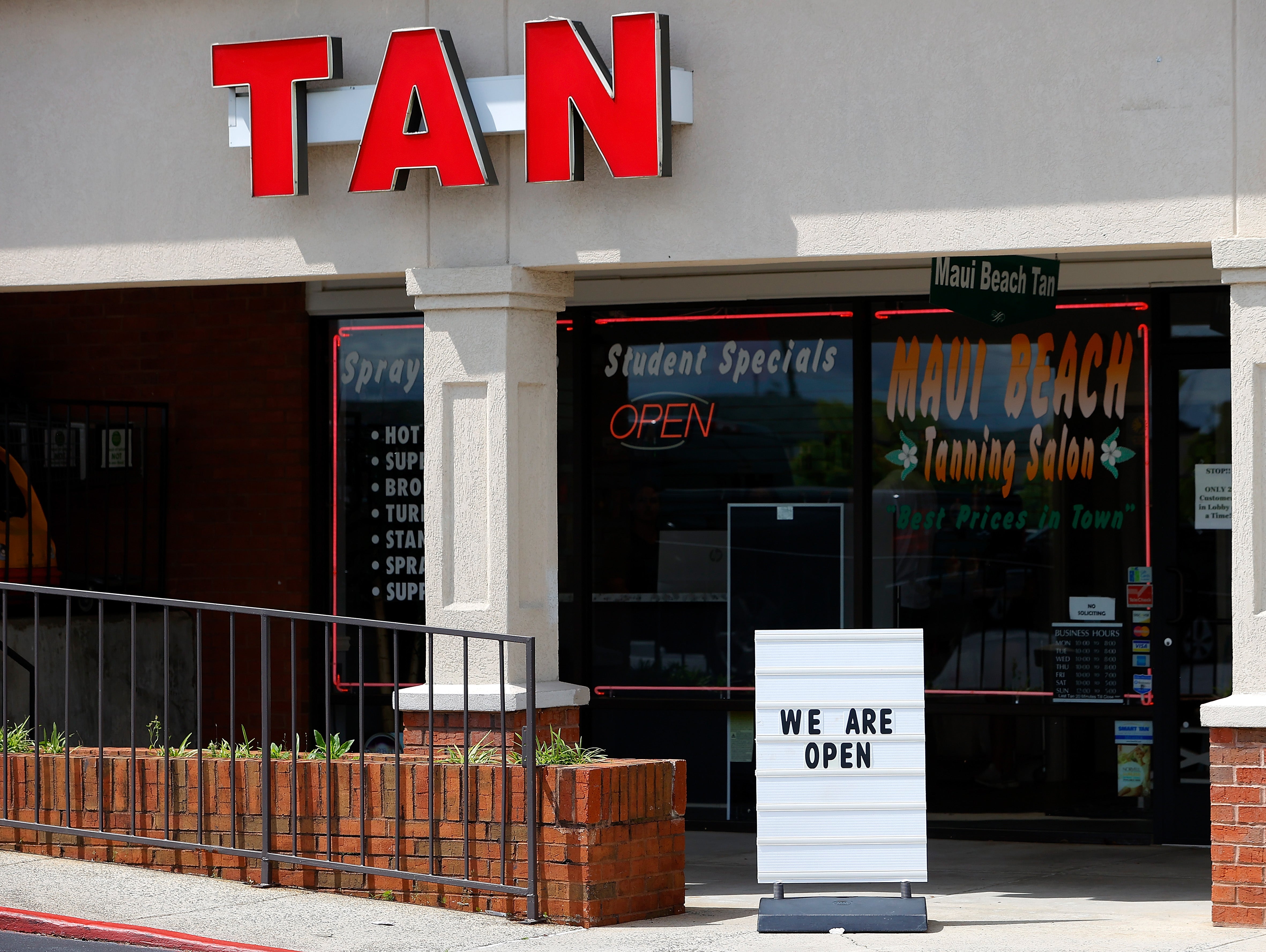 Using tanning beds tin triple a person’s consequence of melanoma, a tegument crab often linked to sun exposure, according to experts