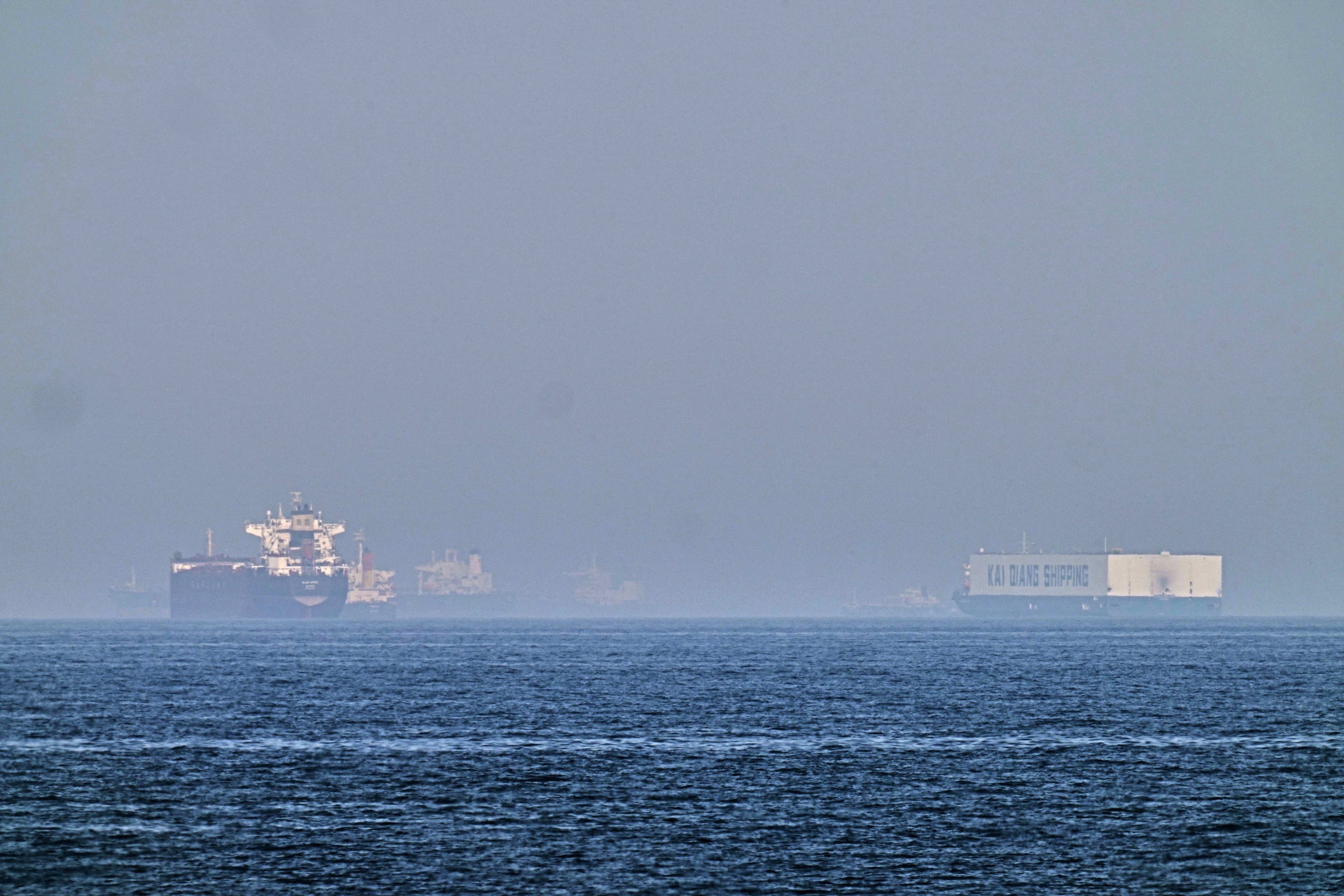 Sapura 1200 是马来西亚政府向伊朗寻求允许通过海峡的七艘船只之一