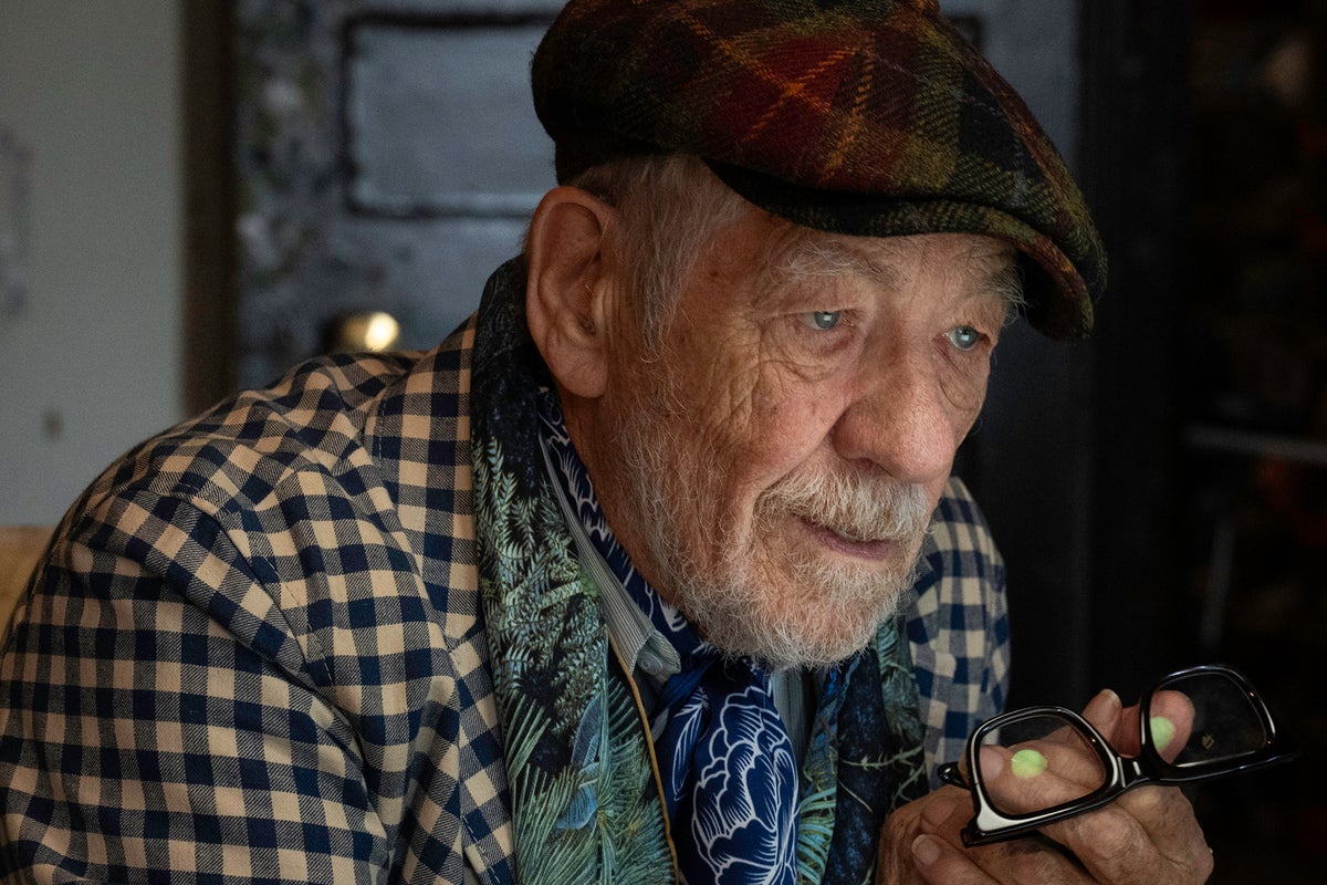 The Christophers review – Ian McKellen’s best performance since Gandalf
