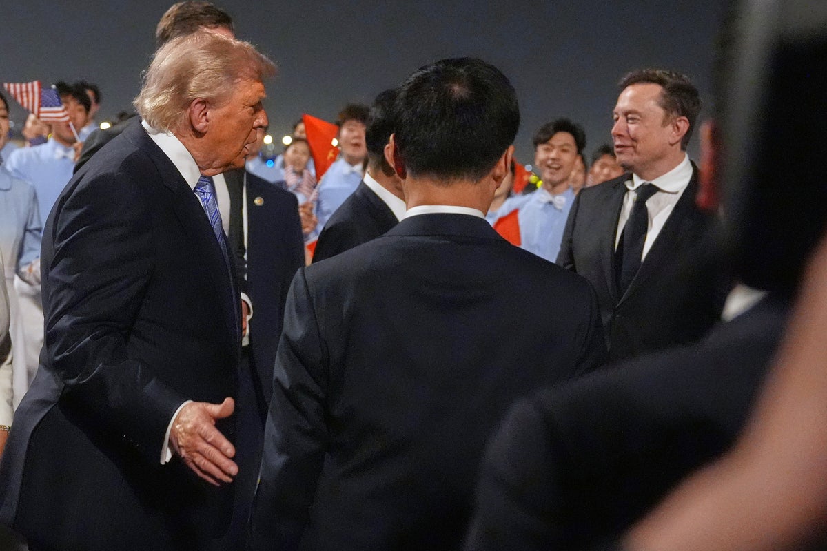 Trump Travels to Beijing with Billionaire Entourage