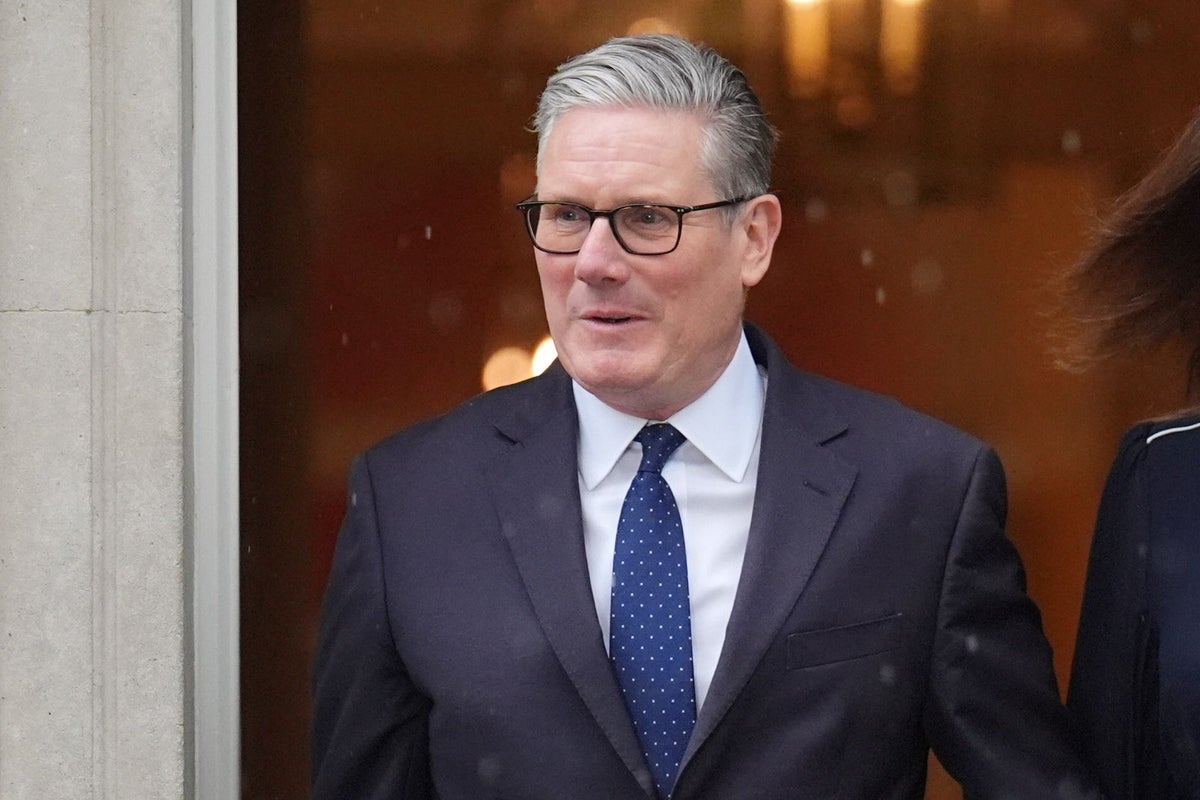 Gilts steady as Prime Minister clings on