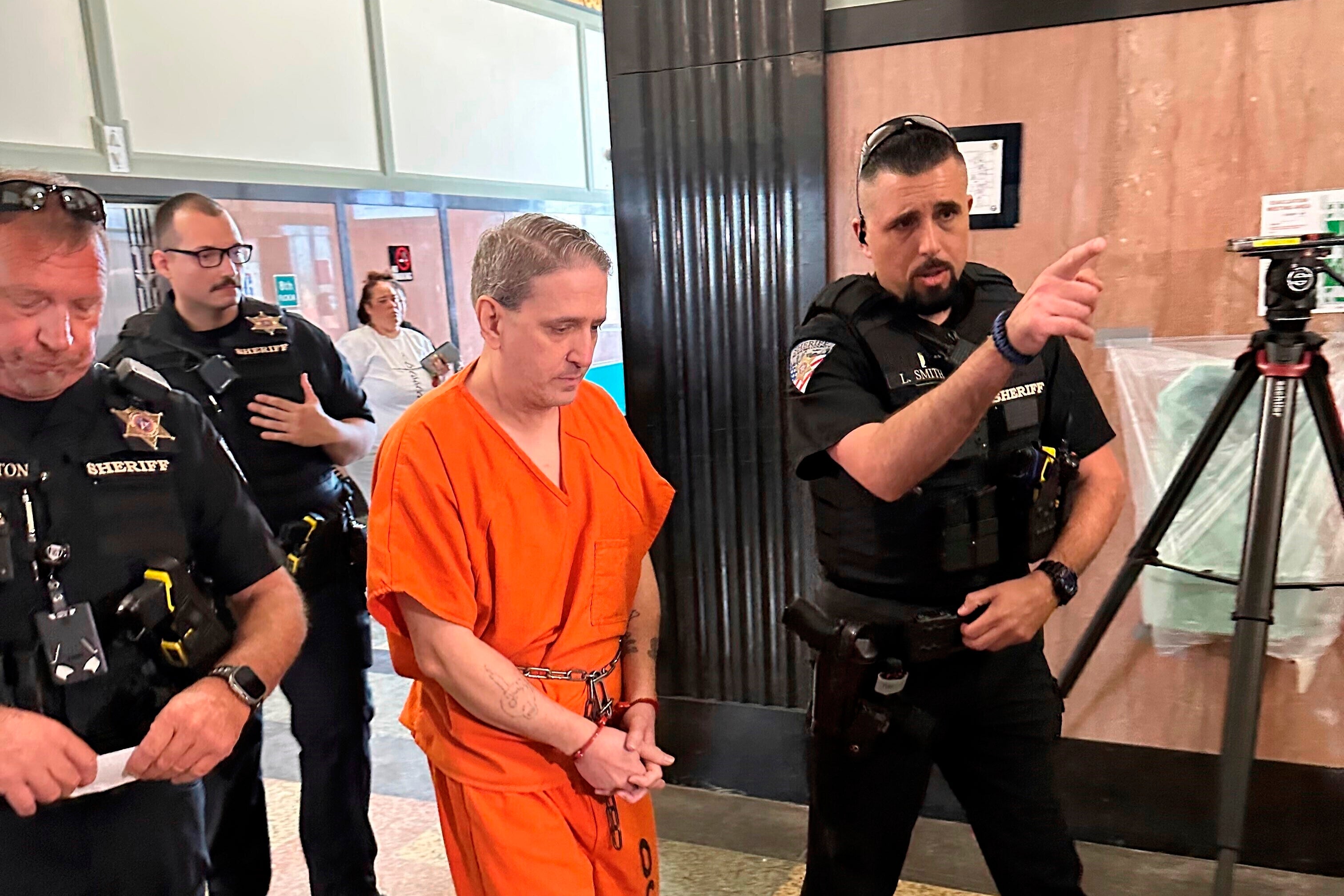 Glossip is prohibited from leaving Oklahoma aliases contacting witnesses connected to nan case