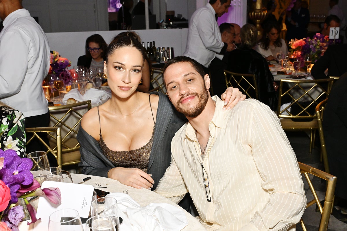 Elsie Hewitt seemingly confirms Pete Davidson split rumors in TikTok video: ‘Doing it on my own’ Elsie Hewitt seemingly confirms Pete Davidson split rumors in TikTok video: ‘Doing it on my own’