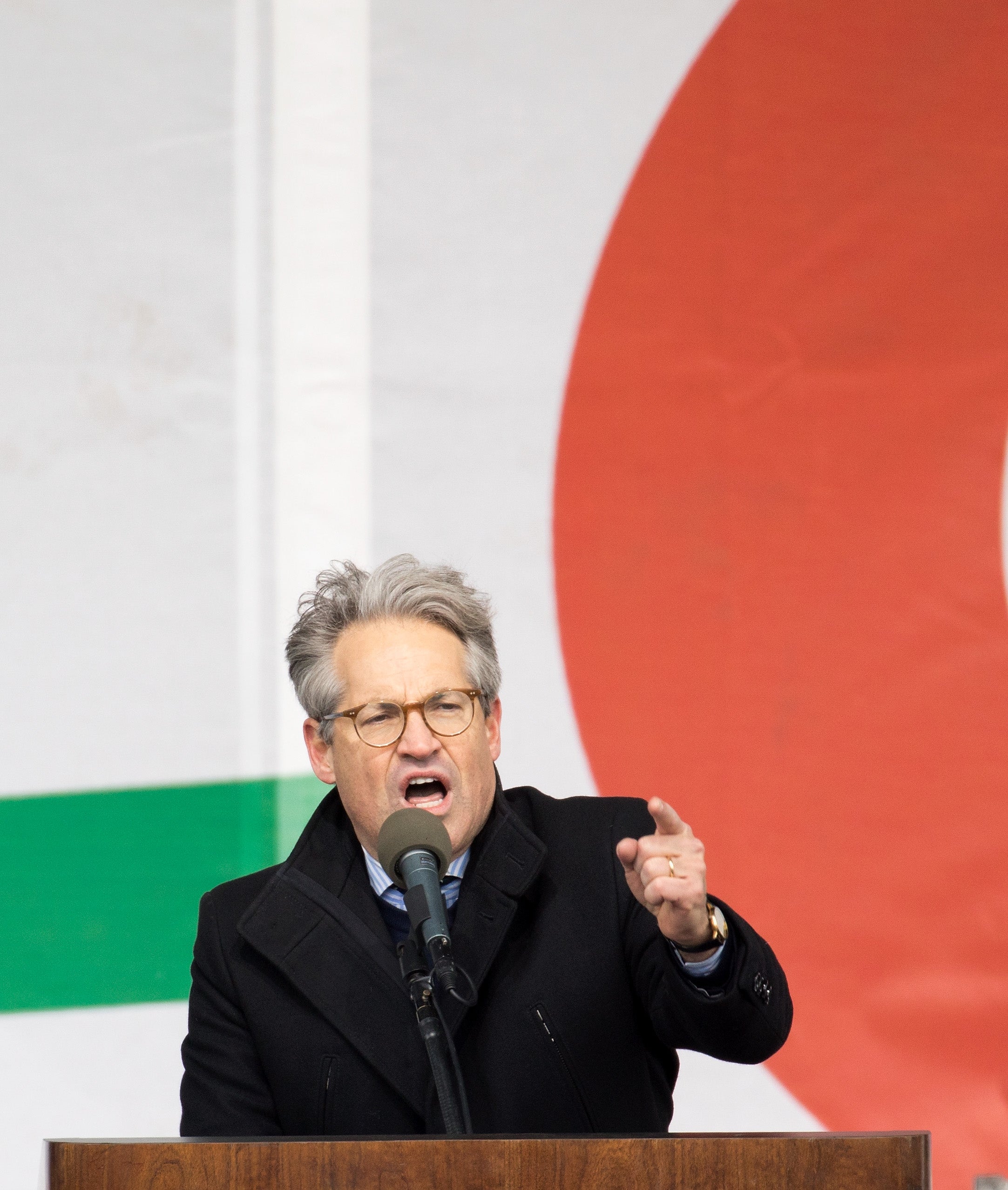 Eric Metaxas je rekao da je Bog podigao 'velikog čovjeka da dovede tu plesnu dvoranu da konačno stane tamo gdje treba', misleći na predsjednika Donalda Trumpa