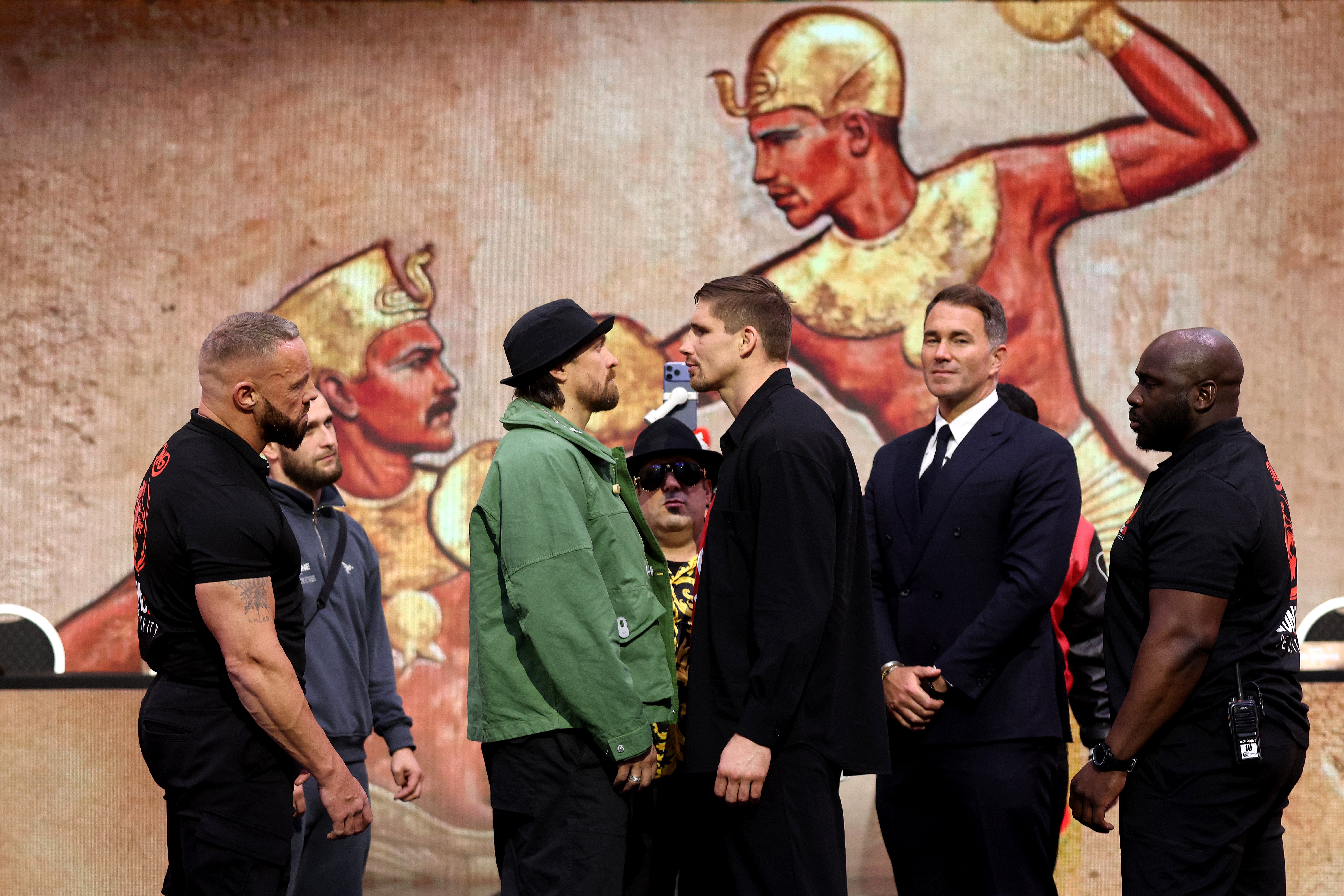 Oleksandr Usyk's showdown with Rico Verhoeven at the pyramids will be magical... but also murky