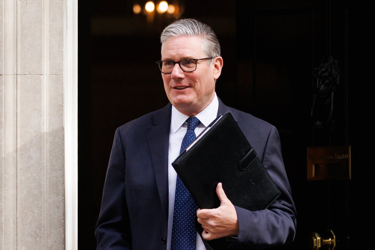 Politics latest: Starmer under pressure after Mandelson vetting files release delayed