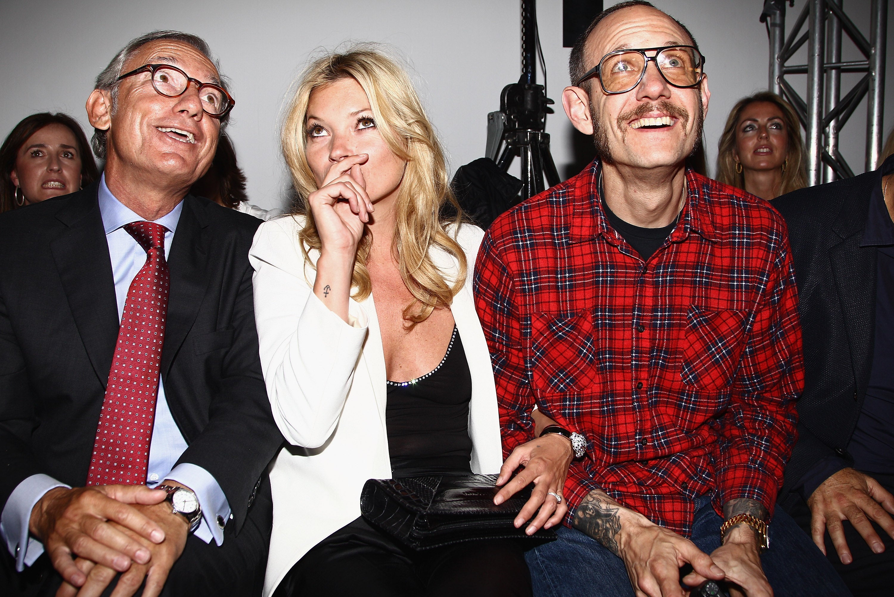 Isak Andić (lijevo), Kate Moss i Terry Richardson na predstavljanju kolekcije Mango u Parizu 2011.