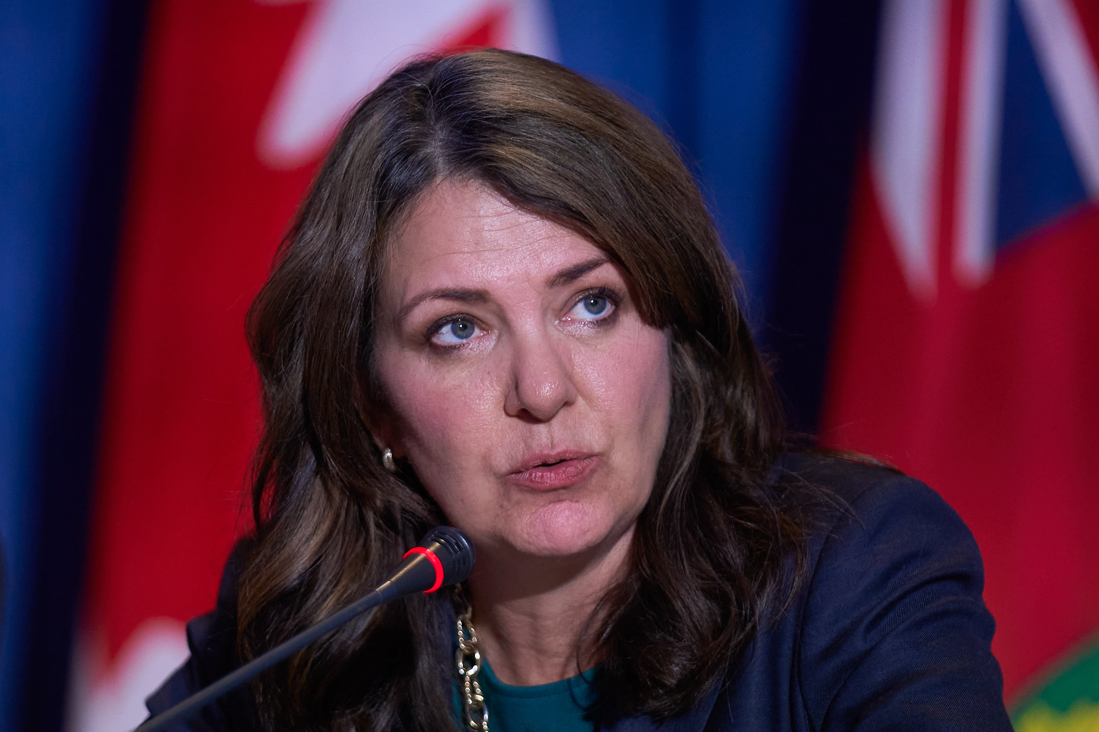 Alberta, kanadska naftom bogata pokrajina, trebala bi održati referendum ovog listopada, iako je njezina premijerka, Danielle Smith, u četvrtak pojasnila da se glasovanje neće izravno baviti odcjepljenjem od kanadske federacije