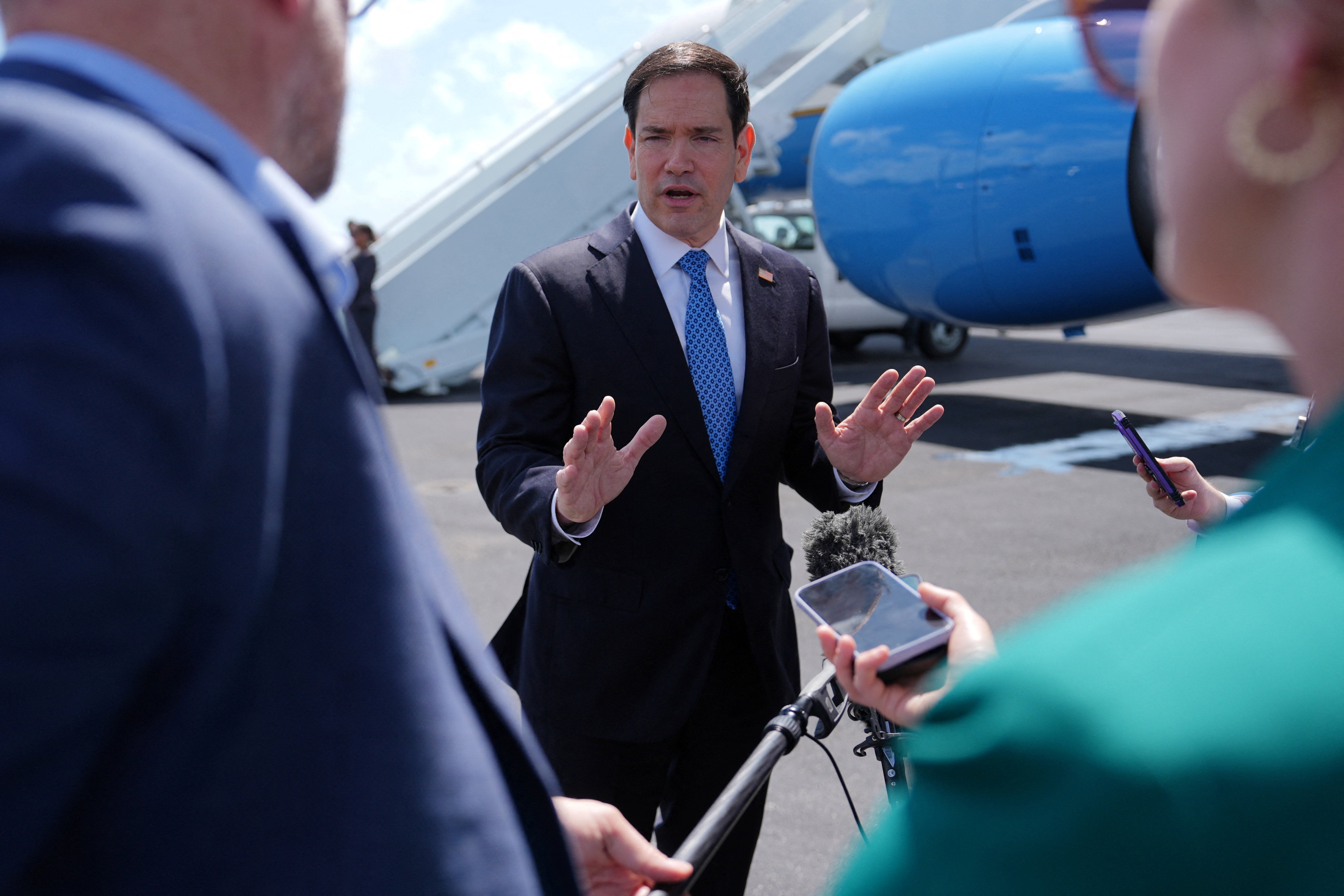 US caput of authorities Marco Rubio said "it would make a negotiated woody unfeasible" if Iran continues to prosecute a tolling strategy successful nan Strait of Hormuz