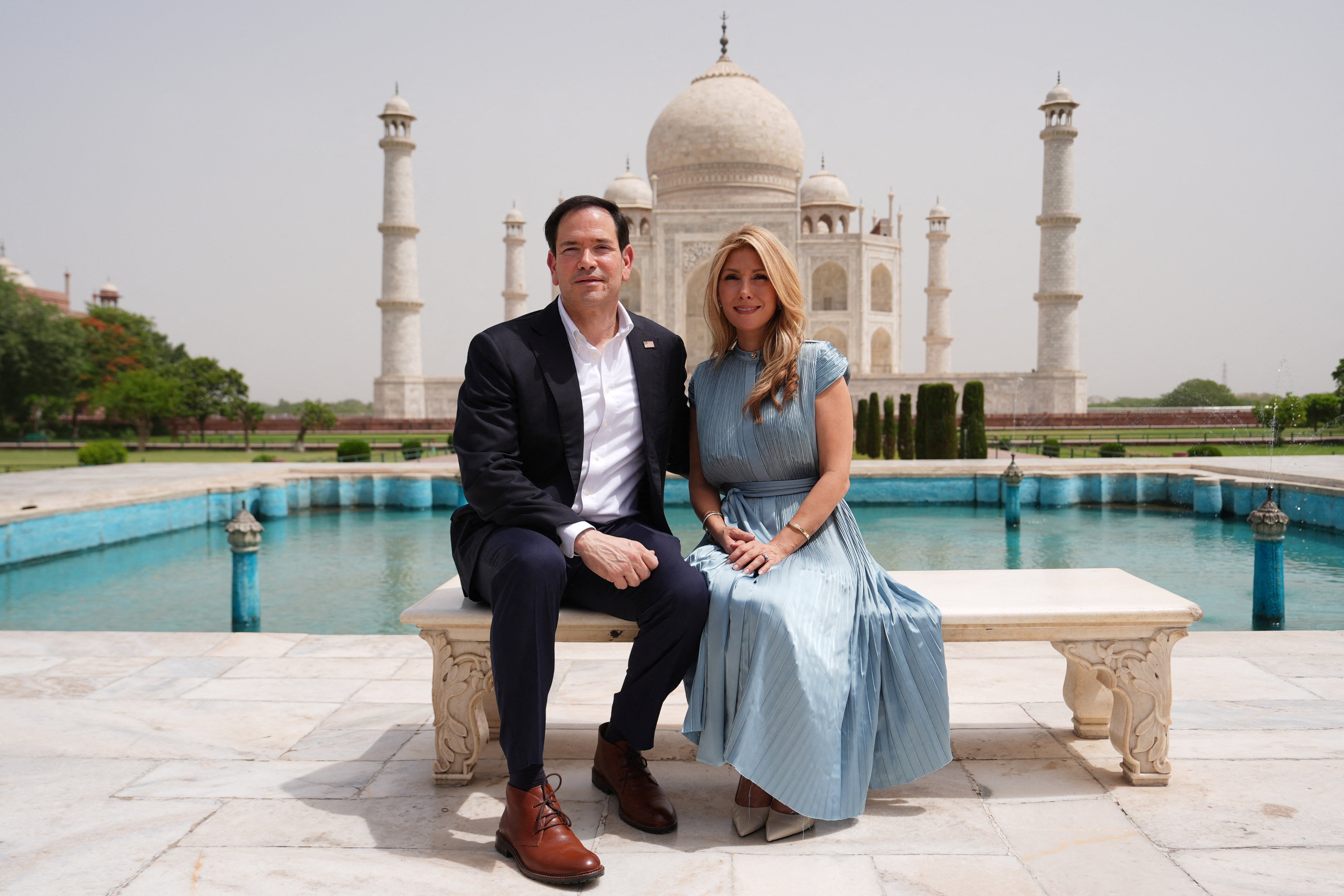 <p>Marco Rubio poses with his wife at the Taj Mahal in Agra, India</p>