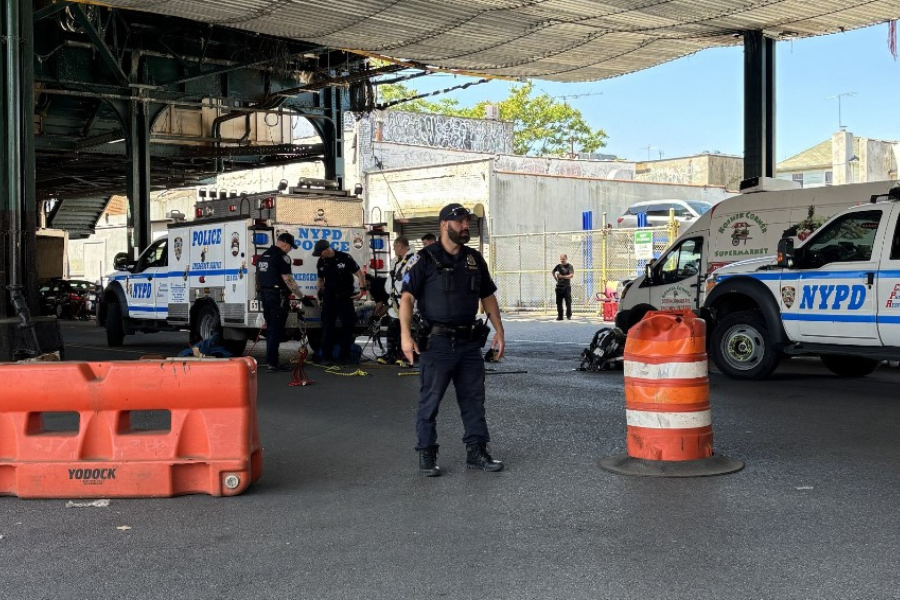 The NYPD recovered nary harm to nan Gravesend sewer strategy successful Brooklyn aft 7 group were caught connected video climbing from a manhole