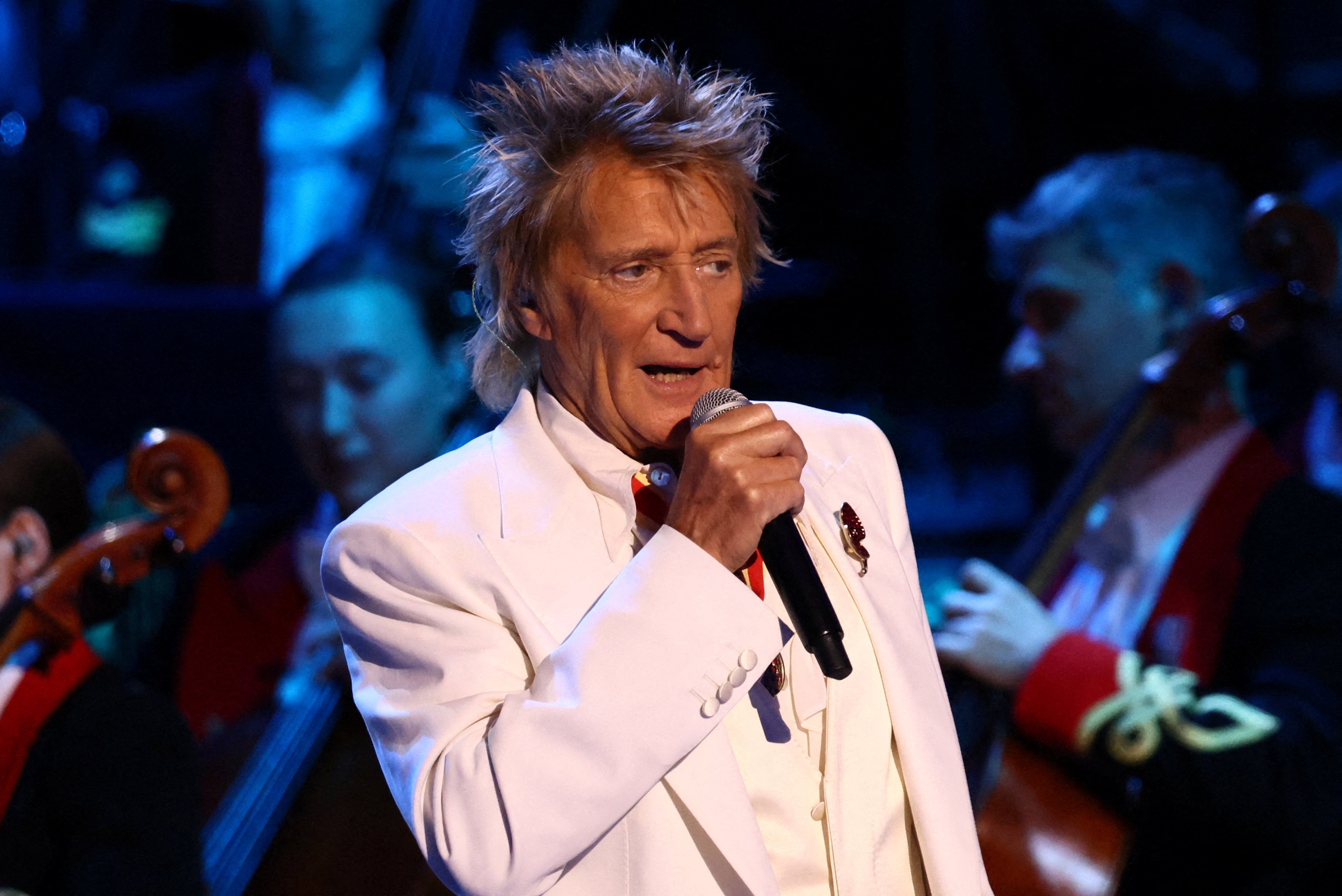 Rod Stewart heeft twee data van zijn residentie in Las Vegas geannuleerd, maar zal naar verwachting volgende week terugkeren