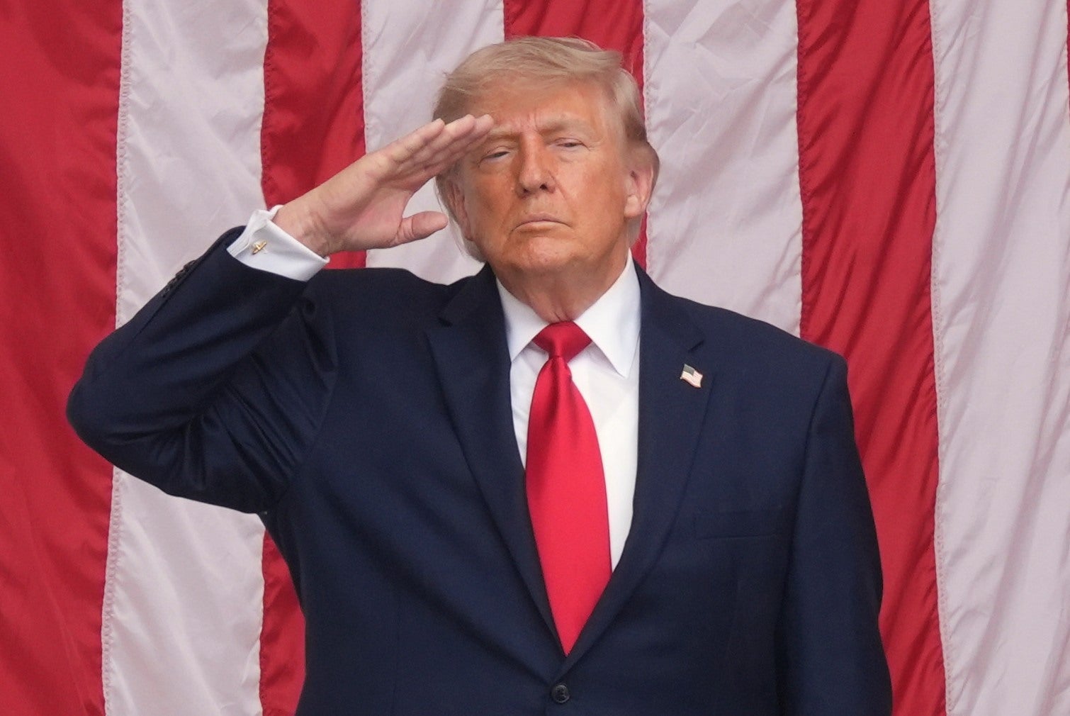 Trump continues to canvass poorly heavy into his 2nd term, peculiarly connected his handling of nan economy