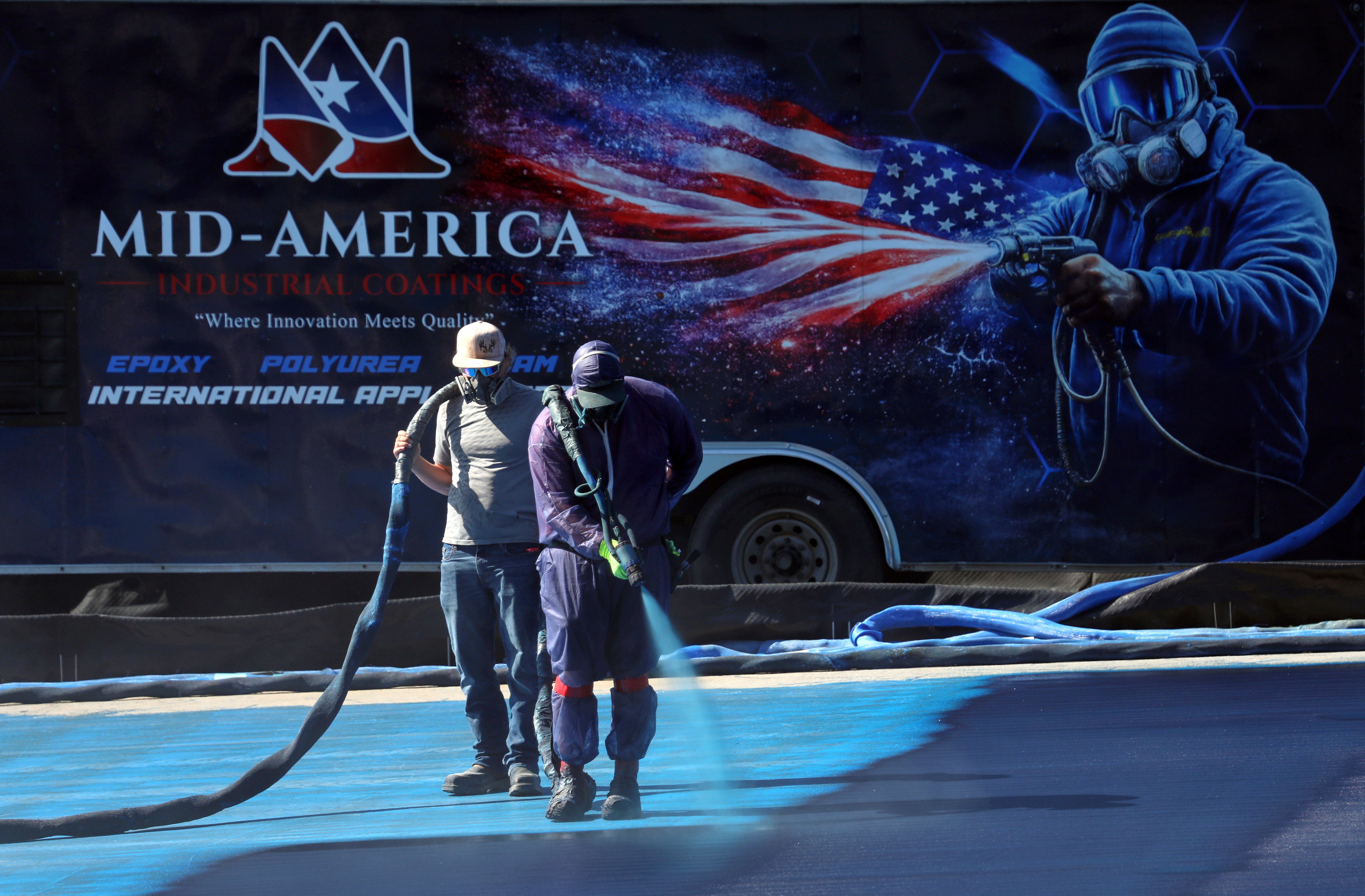 The bluish coating seen being applied to nan Lincoln Memorial Reflecting Pool Friday, May 29, 2026, successful Washington could reportedly soon beryllium covered by greenish algae
