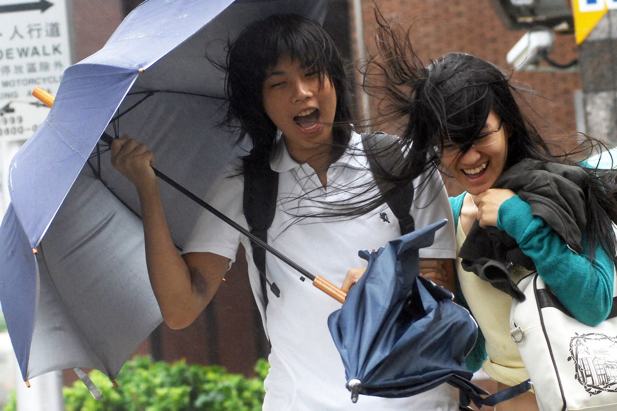 Typhoon Jangmi mapped: Where powerful storm will hit in Japan as flights cancelled