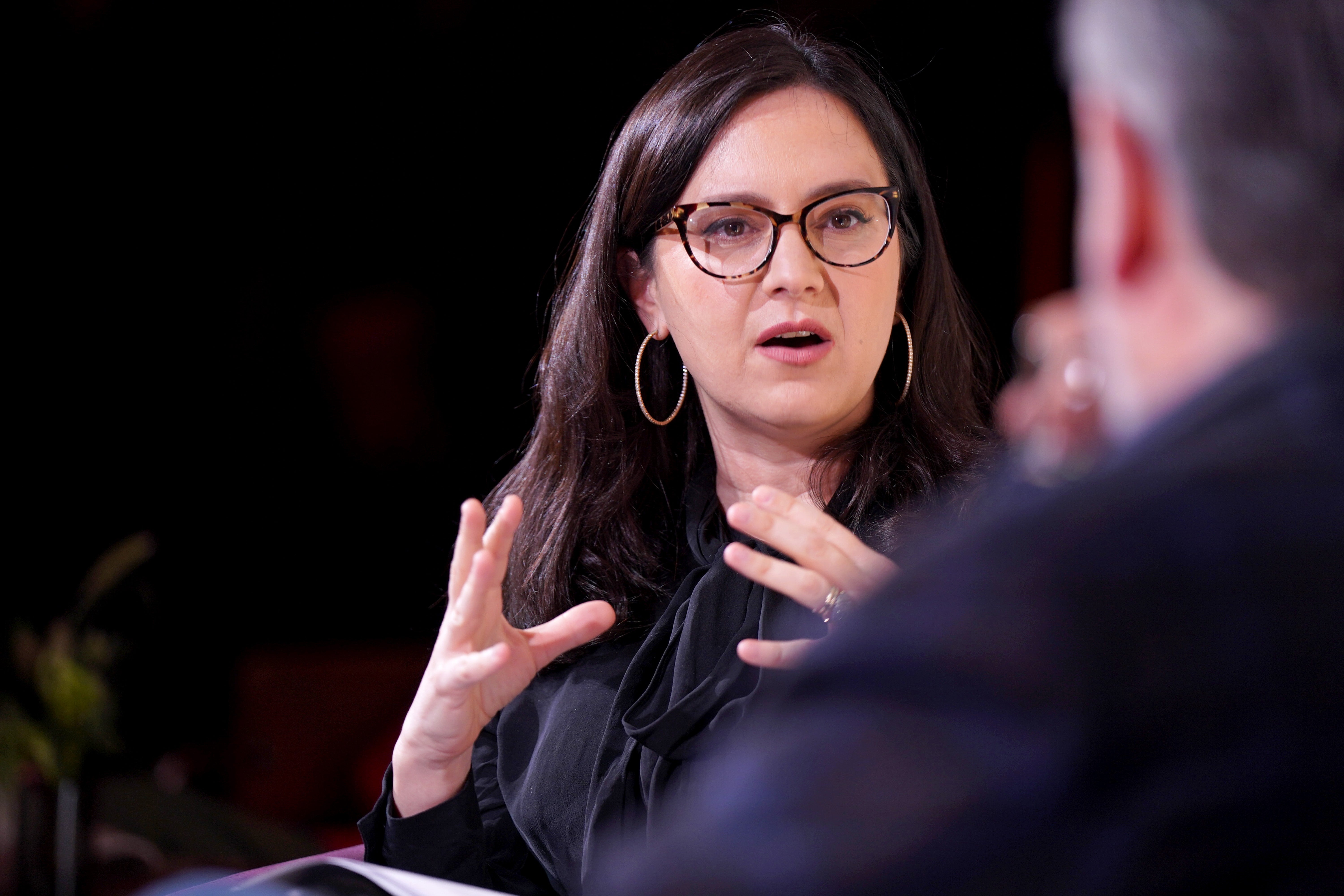 Pelley teria questionado as qualificações do editor-chefe da CBS, Bari Weiss, durante uma reunião de equipe