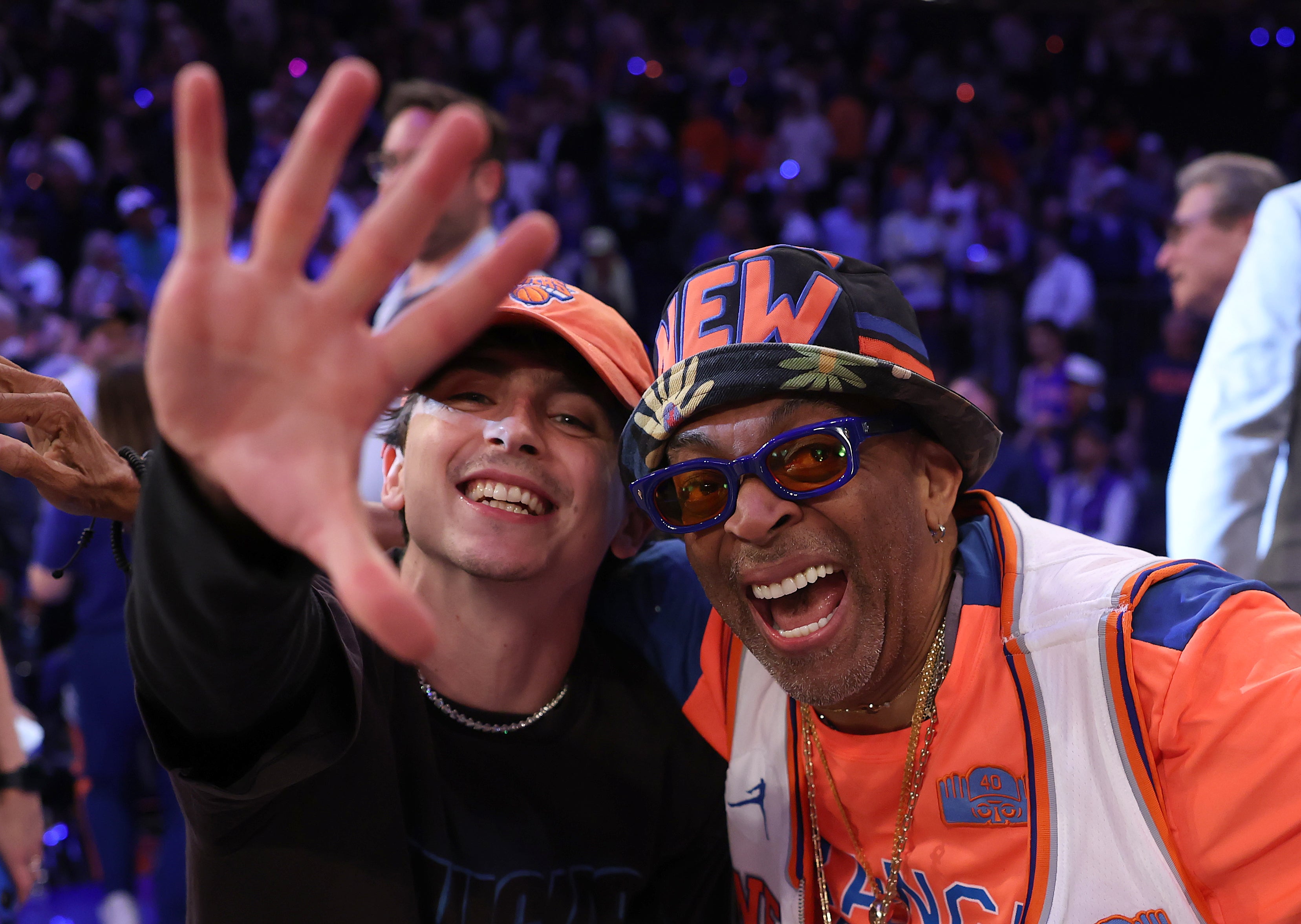 Trump is group to be Game 3 of nan NBA Finals Monday nighttime successful Manhattan, wherever New Yorkers are almost surely going to spot Knicks superfans, filmmaker Spike Lee and character Timothée Chalamet