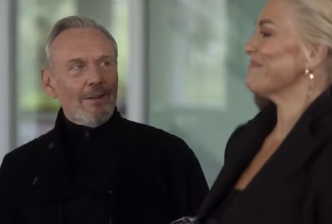 Anthony Head como Rupert Mannion, ao lado de Hannah Waddingham, na comédia da Apple TV + ‘Ted Lasso’