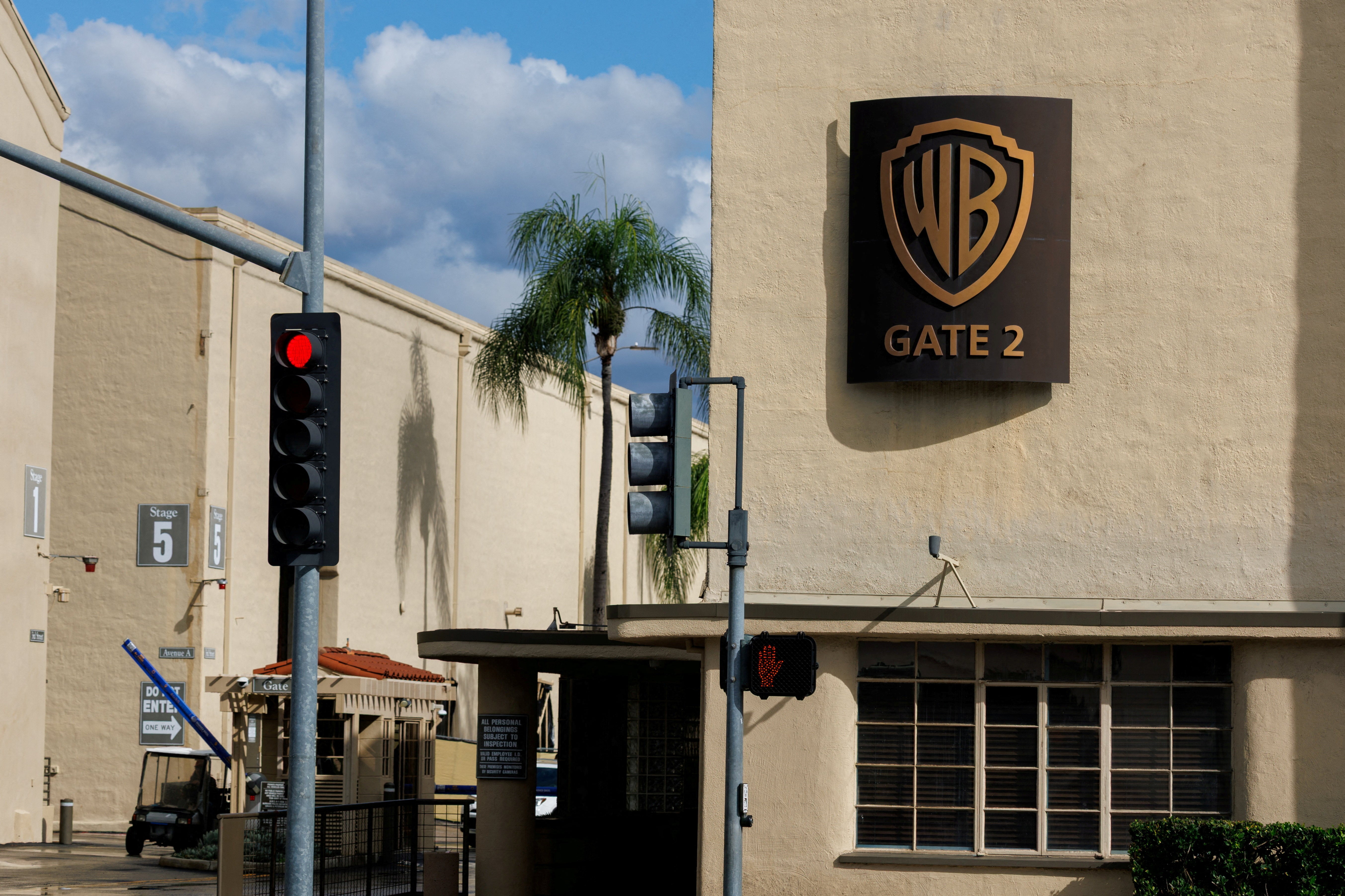 Analysts had expected nan DOJ not to situation nan woody because of Paramount's governmental connections