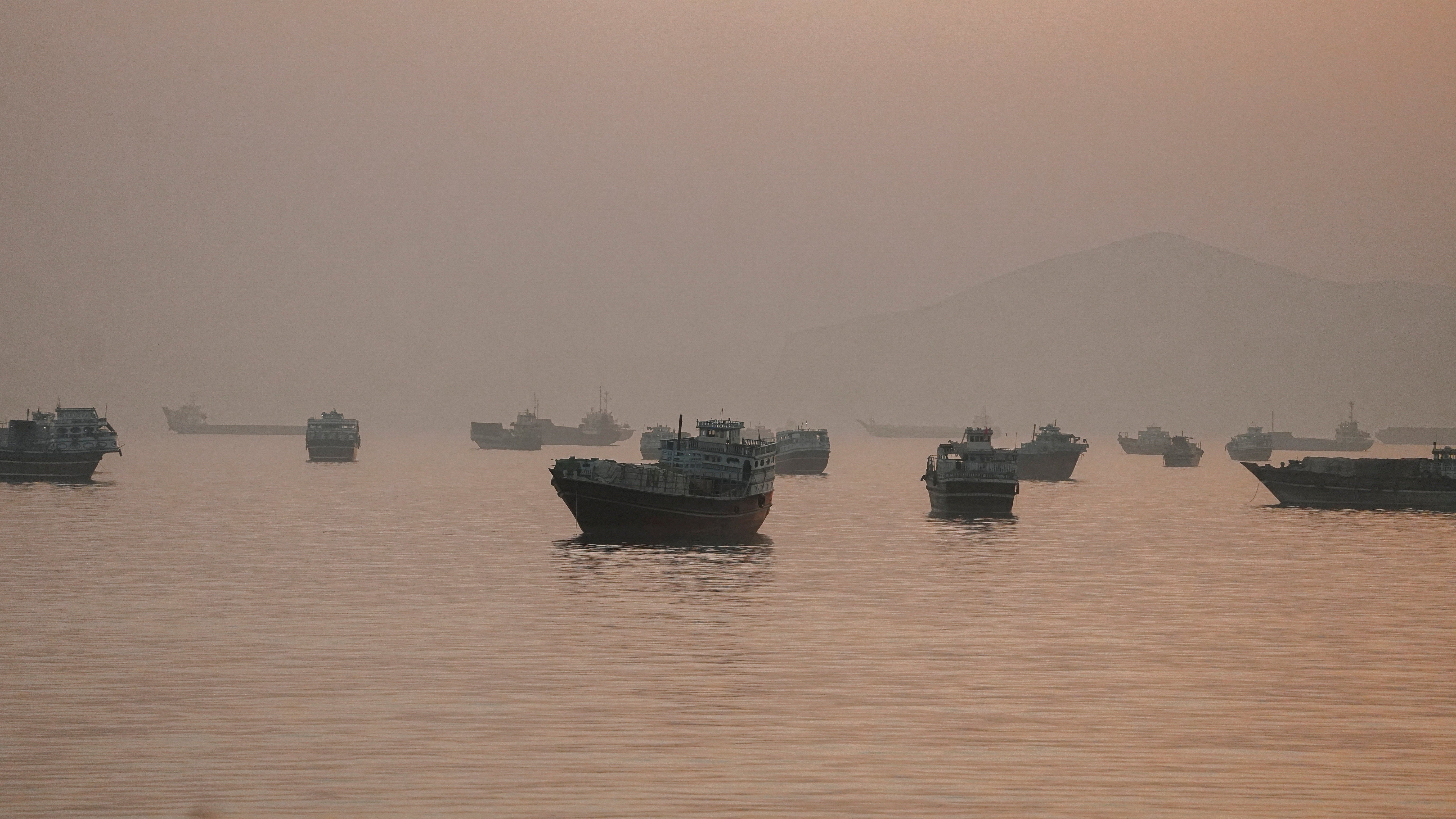 U.S. naval forces person proved incapable to forcibly reopen nan Strait of Hormuz