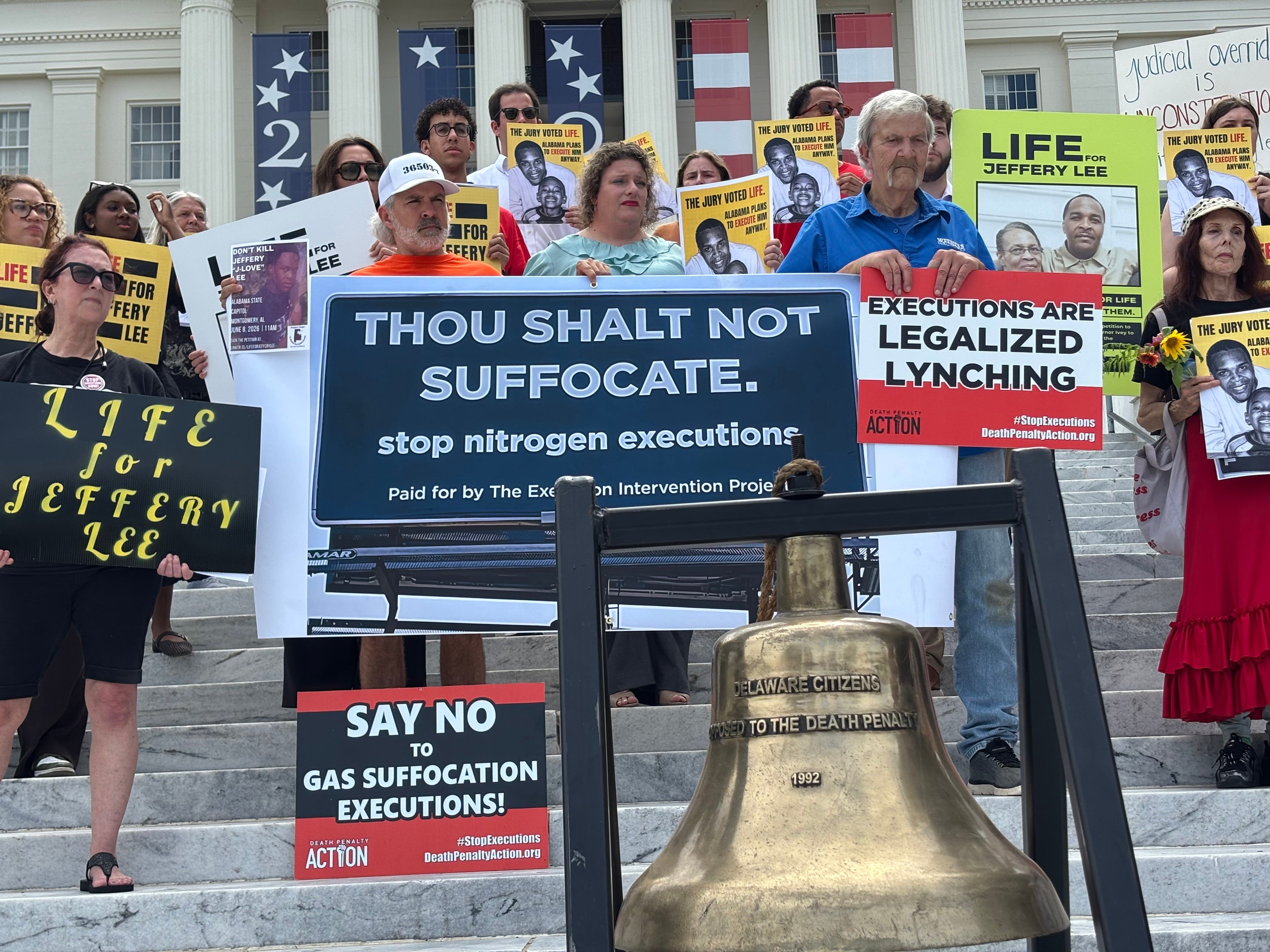 A national judge connected Tuesday permanently blocked Alabama from executing an inmate pinch nitrogen state aft declaring nan method violates nan prohibition connected sadistic and different punishment