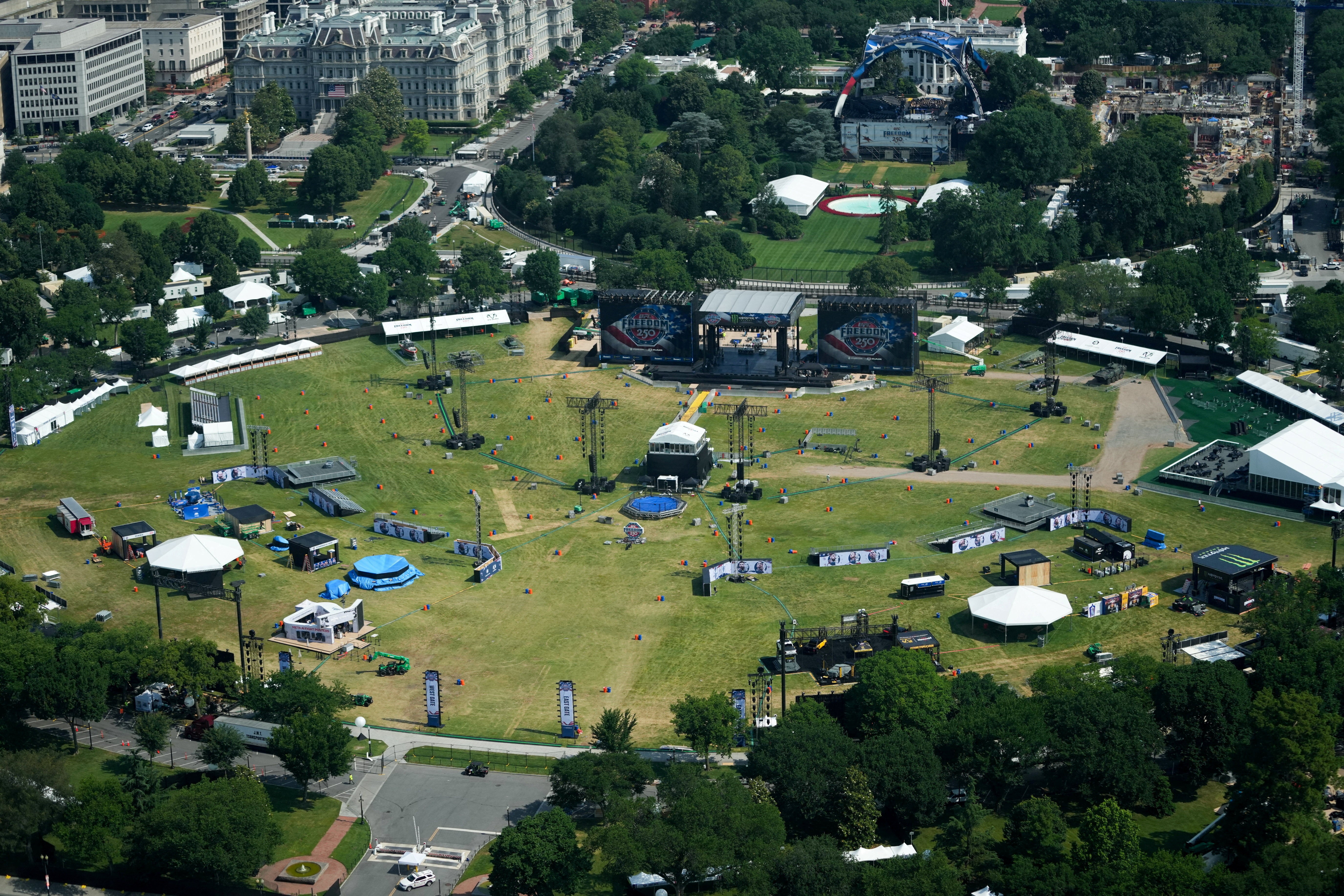 Extensos preparativos foram feitos em Washington DC antes do evento UFC Freedom 250
