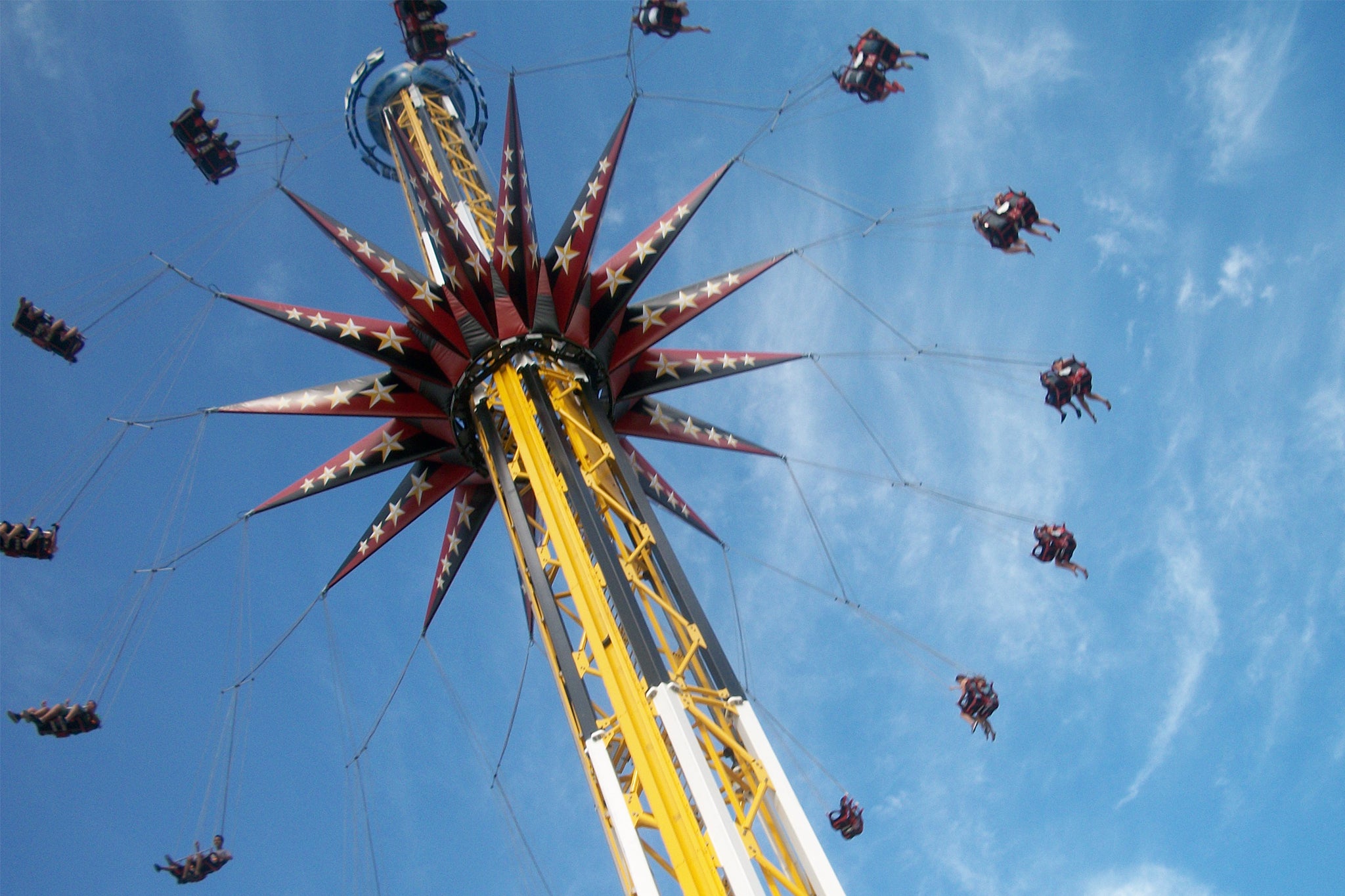 Two adults and 2 teens were suspended 120 feet successful nan aerial for much than 2 hours aft a thrust astatine Six Flags St. Louis malfunctioned (file photo)