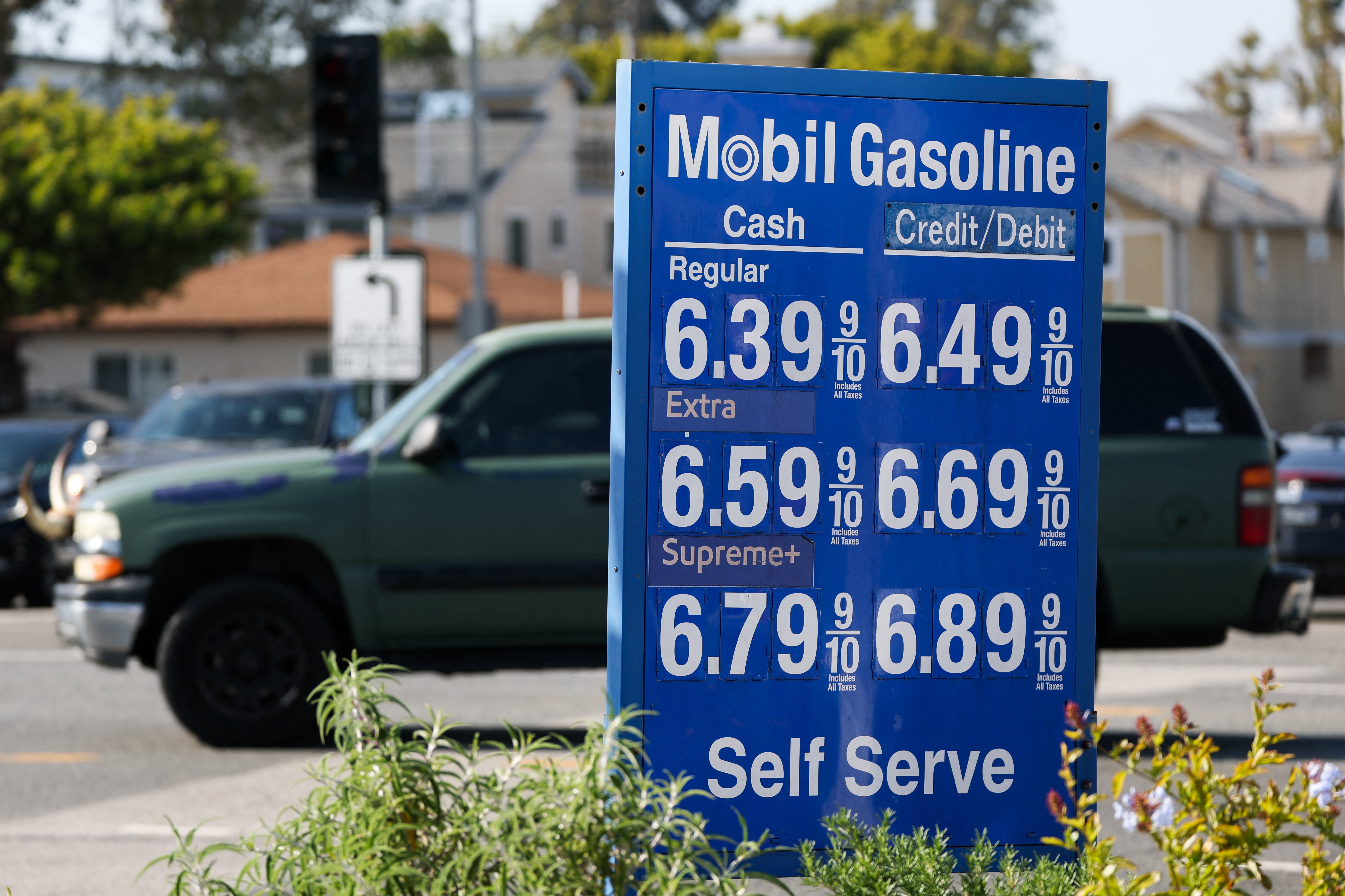 As consumers spot higher prices astatine nan state pump, Republicans person pressured Trump to extremity nan warfare pinch Iran