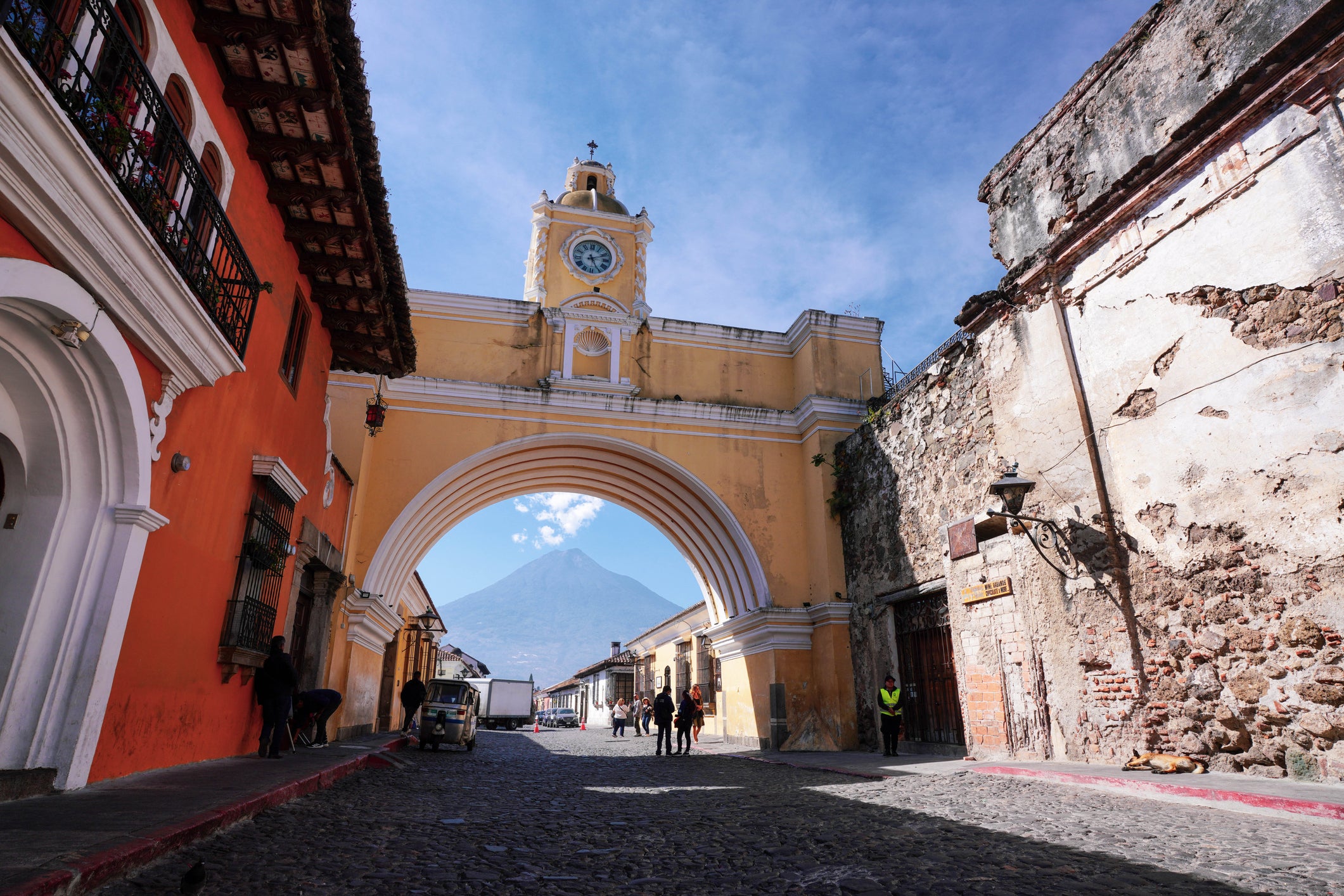 The famous Santa Catalina Arch in Antigua